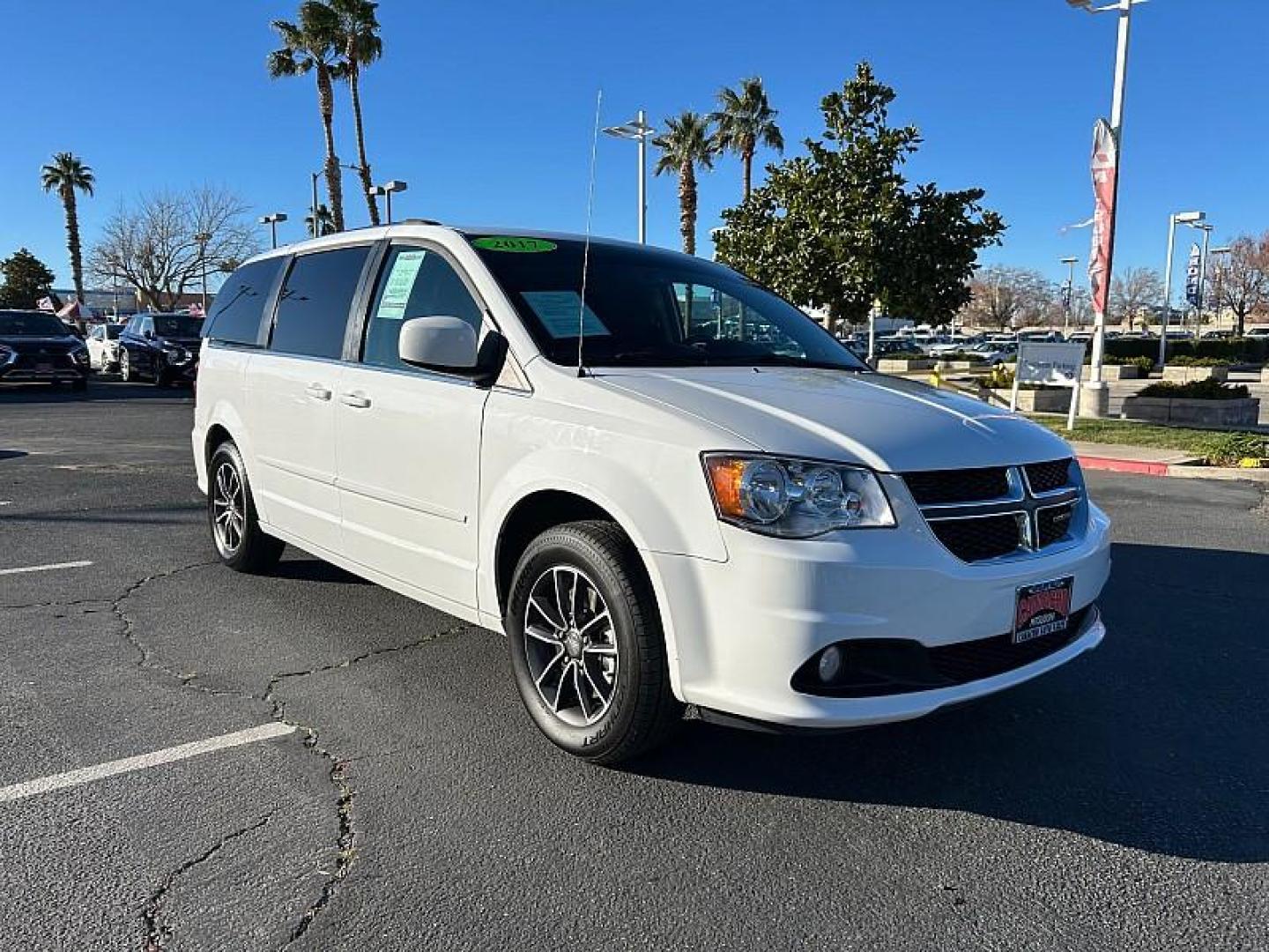 2017 SILVER Dodge Grand Caravan (2C4RDGCG2HR) with an V6 Flex Fuel 3.6 Liter engine, Automatic 6-Spd transmission, located at 412 Auto Vista Drive, Palmdale, 93551, (661) 945-0620, 34.592636, -118.136681 - Photo#0