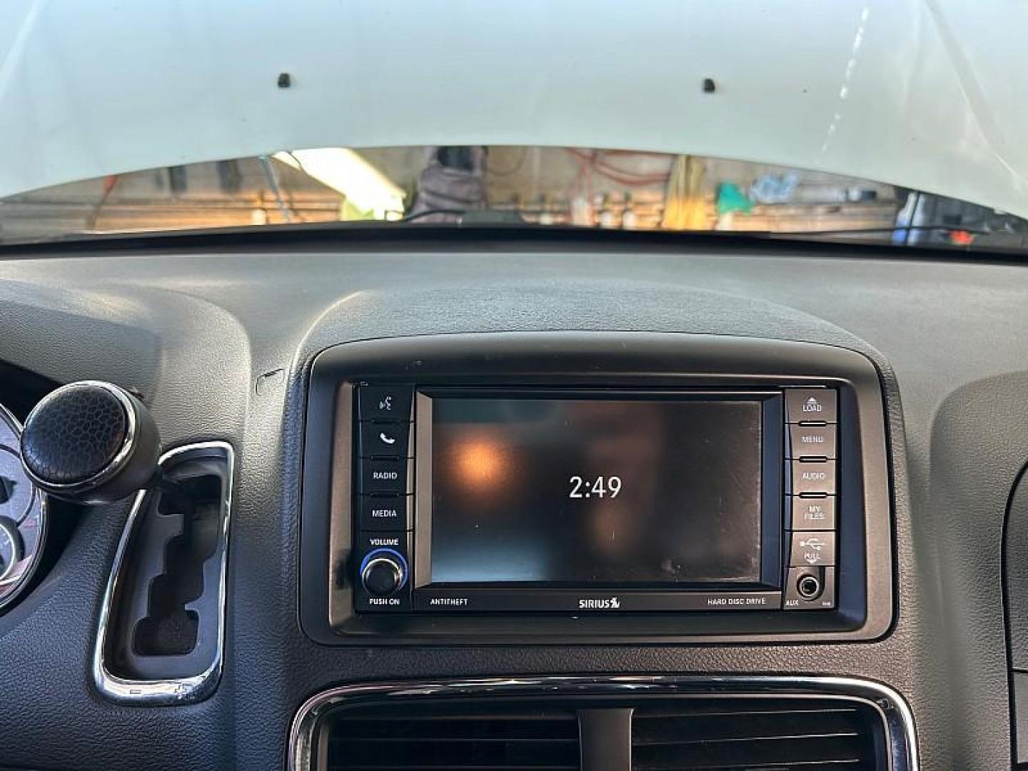 2017 SILVER Dodge Grand Caravan (2C4RDGCG2HR) with an V6 Flex Fuel 3.6 Liter engine, Automatic 6-Spd transmission, located at 412 Auto Vista Drive, Palmdale, 93551, (661) 945-0620, 34.592636, -118.136681 - Photo#8