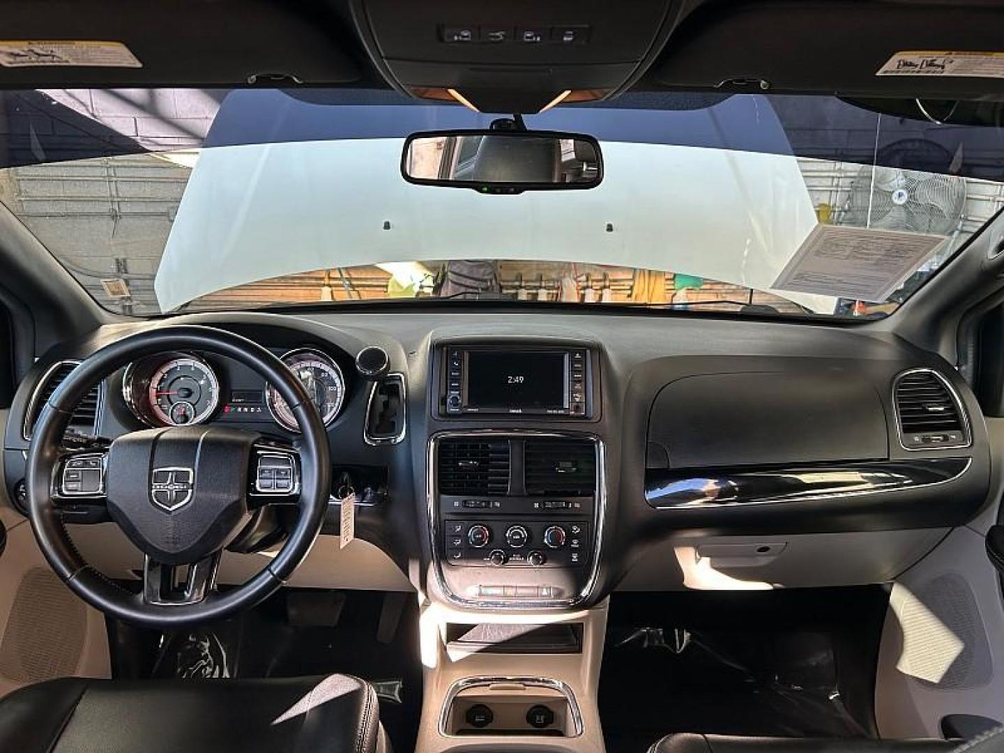 2017 SILVER Dodge Grand Caravan (2C4RDGCG2HR) with an V6 Flex Fuel 3.6 Liter engine, Automatic 6-Spd transmission, located at 412 Auto Vista Drive, Palmdale, 93551, (661) 945-0620, 34.592636, -118.136681 - Photo#10