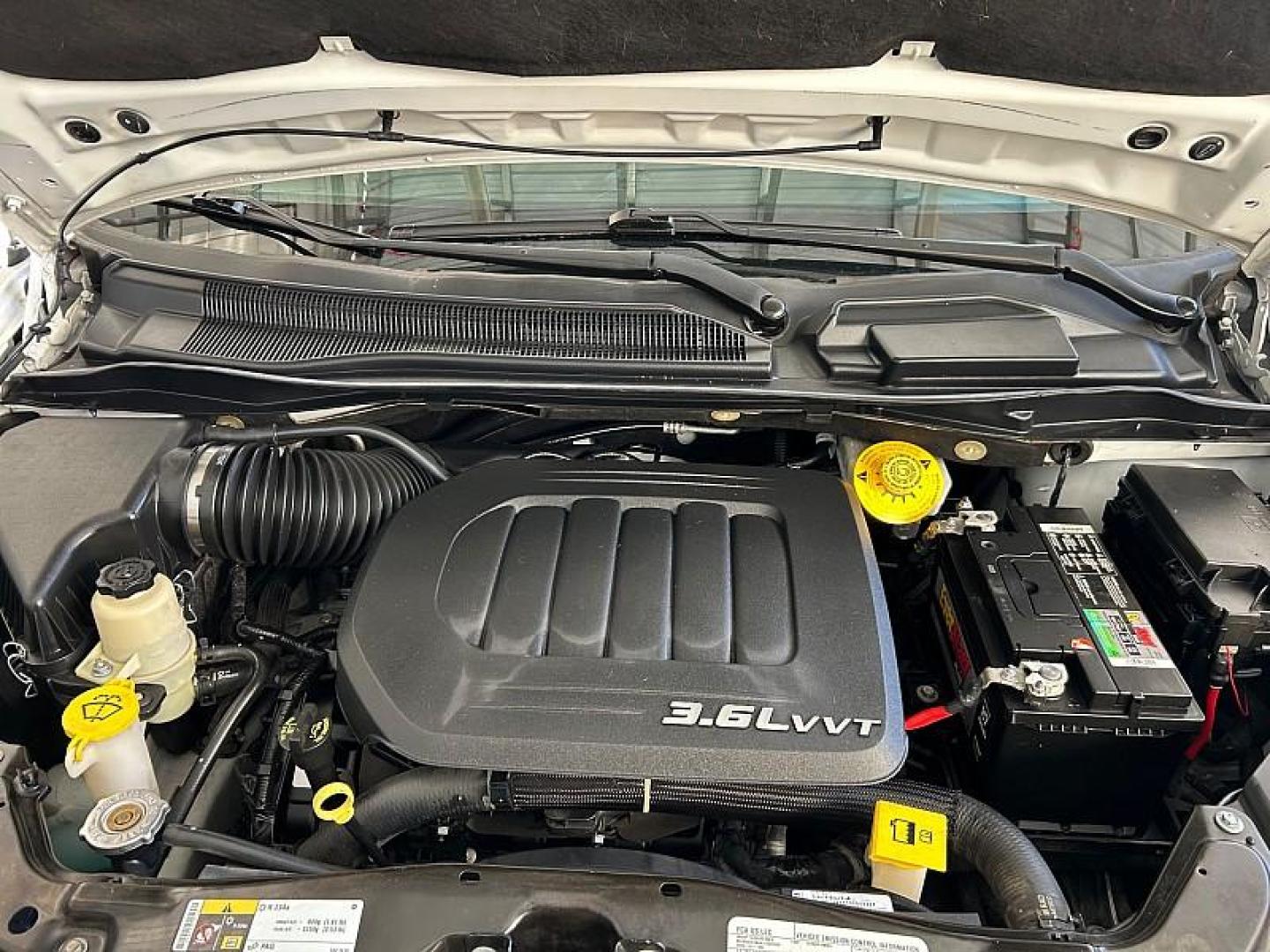 2017 SILVER Dodge Grand Caravan (2C4RDGCG2HR) with an V6 Flex Fuel 3.6 Liter engine, Automatic 6-Spd transmission, located at 412 Auto Vista Drive, Palmdale, 93551, (661) 945-0620, 34.592636, -118.136681 - Photo#17