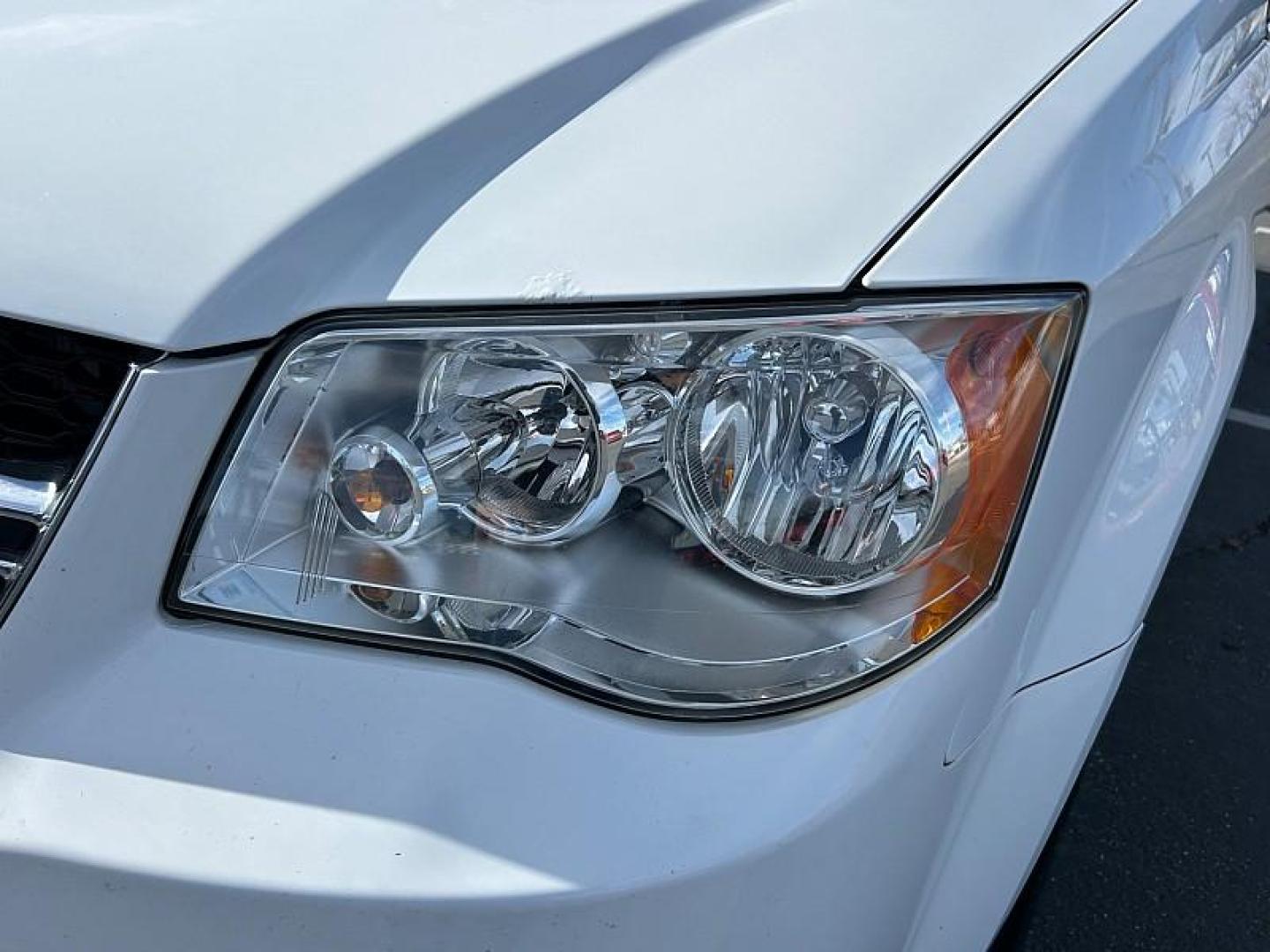 2017 WHITE Dodge Grand Caravan (2C4RDGCG8HR) with an V6 Flex Fuel 3.6 Liter engine, Automatic 6-Spd transmission, located at 412 Auto Vista Drive, Palmdale, 93551, (661) 945-0620, 34.592636, -118.136681 - Photo#13