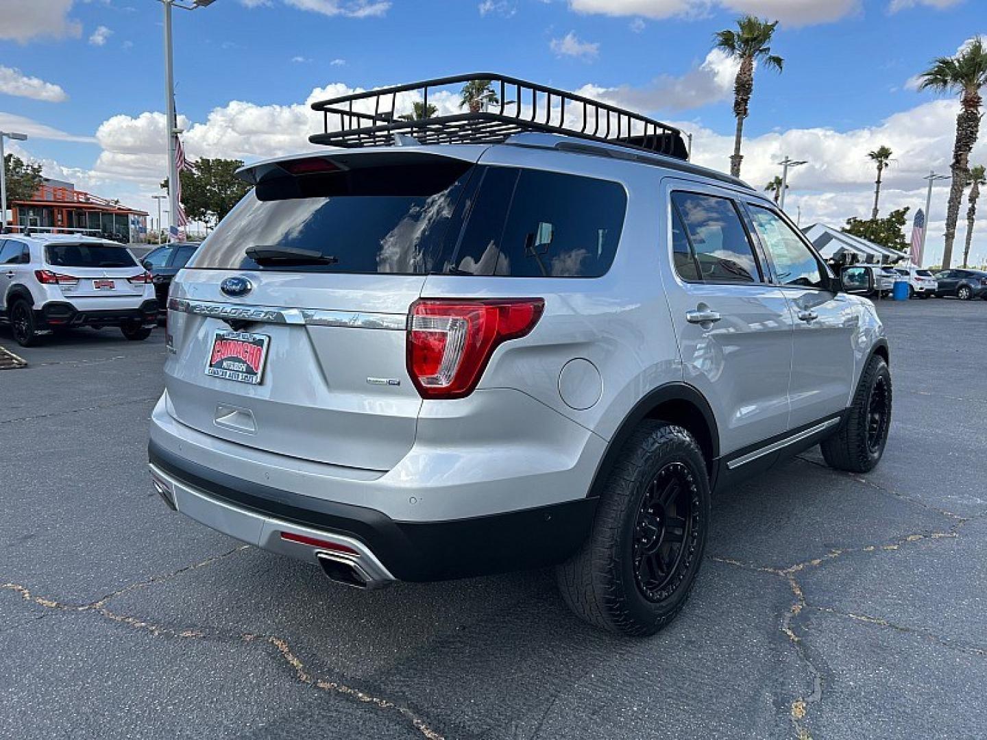 2017 SILVER Ford Explorer (1FM5K8HT2HG) with an V6 EcoBoost TT 3.5L engine, Auto 6-Spd SelectShift transmission, located at 412 Auto Vista Drive, Palmdale, 93551, (661) 945-0620, 34.592636, -118.136681- Photo#2