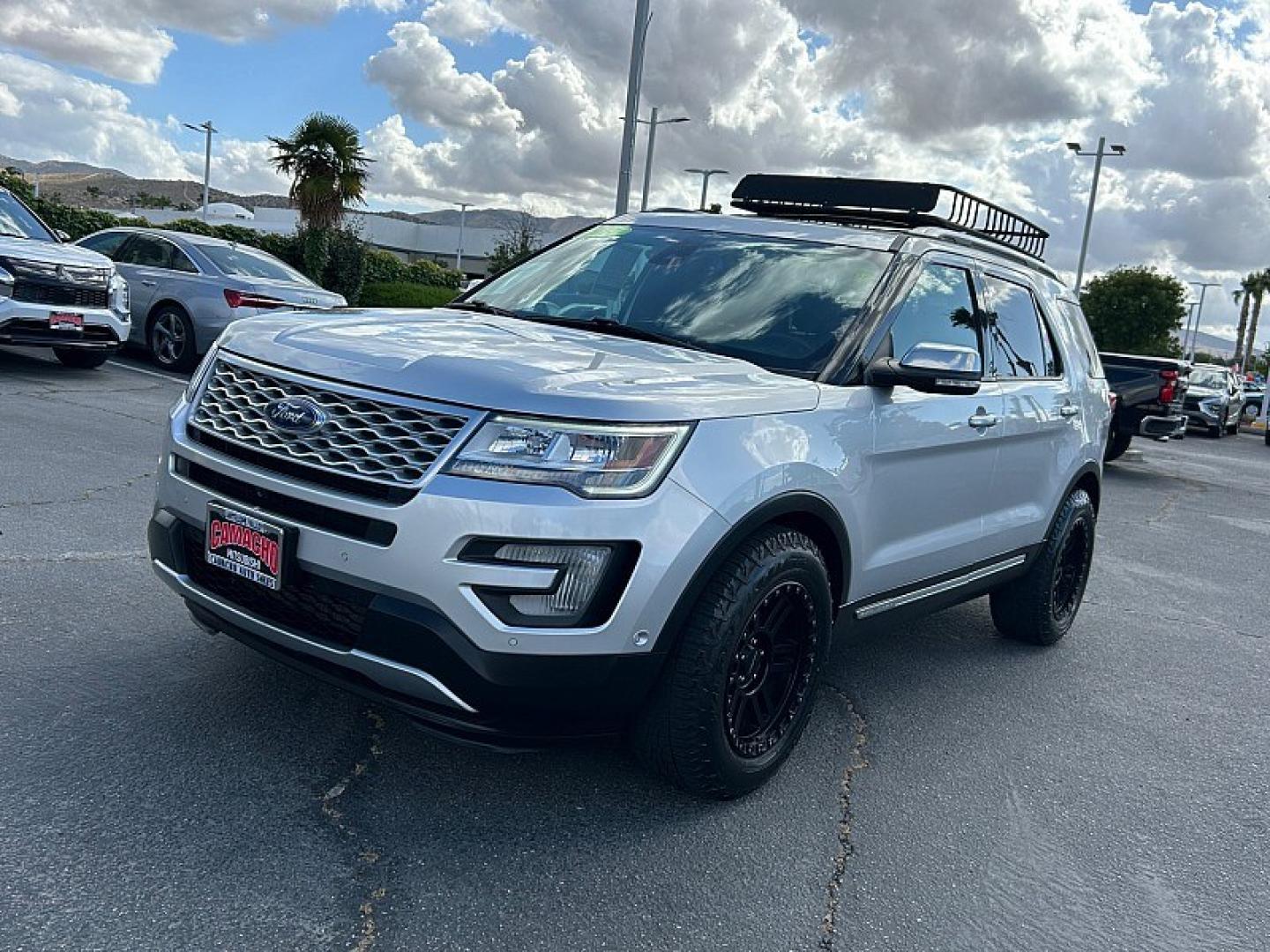 2017 SILVER Ford Explorer (1FM5K8HT2HG) with an V6 EcoBoost TT 3.5L engine, Auto 6-Spd SelectShift transmission, located at 412 Auto Vista Drive, Palmdale, 93551, (661) 945-0620, 34.592636, -118.136681- Photo#6