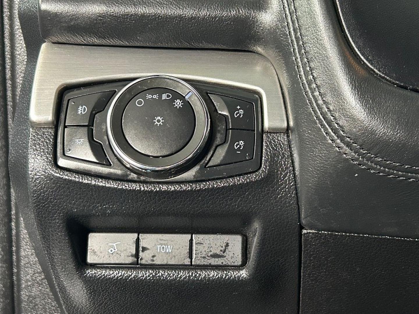 2017 SILVER Ford Explorer (1FM5K8HT2HG) with an V6 EcoBoost TT 3.5L engine, Auto 6-Spd SelectShift transmission, located at 412 Auto Vista Drive, Palmdale, 93551, (661) 945-0620, 34.592636, -118.136681- Photo#25