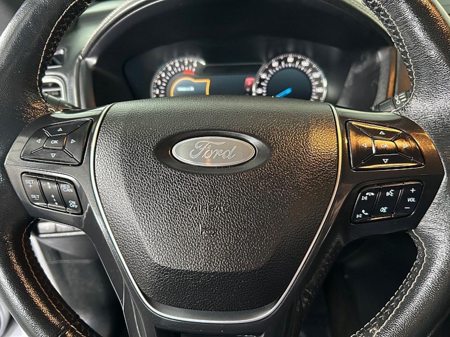 2017 SILVER Ford Explorer (1FM5K8HT2HG) with an V6 EcoBoost TT 3.5L engine, Auto 6-Spd SelectShift transmission, located at 412 Auto Vista Drive, Palmdale, 93551, (661) 945-0620, 34.592636, -118.136681- Photo#27