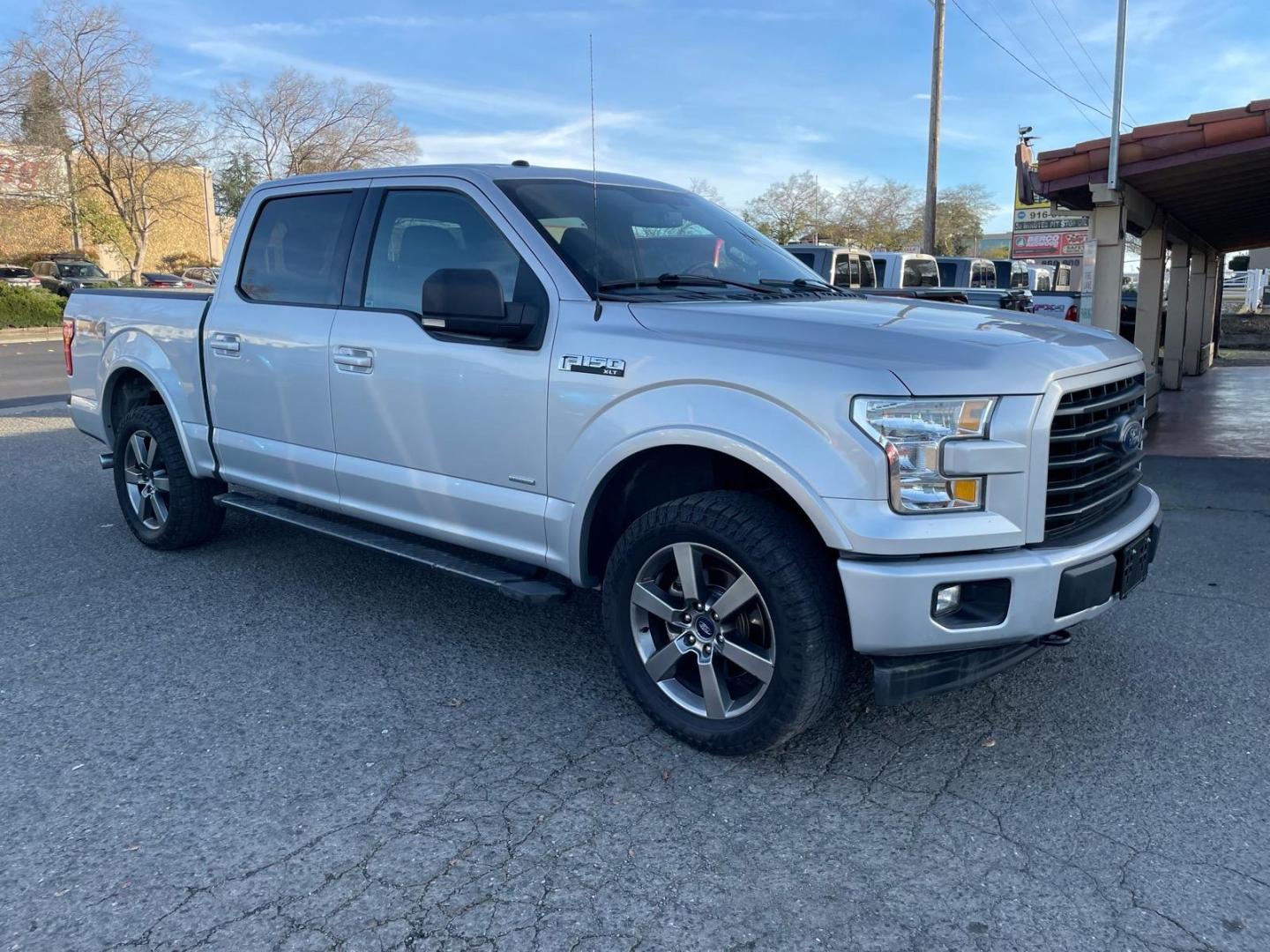 2017 Ingot Silver Ford F-150 XLT (1FTEW1EG1HK) with an 3.5L EcoBoost 3.5L Twin Turbo V6 375hp 470ft. lbs. Direct Injection engine, 10-Speed Shiftable Automatic transmission, located at 800 Riverside Ave, Roseville, CA, 95678, 916-773-4549 & Toll Free: 866-719-4393, 38.732265, -121.291039 - 4X4 FX4 SUPERCREW XLT ECOBOOST 3.5 TWIN TURBO ONE OWNER SERVICE RECORDS - Photo#1