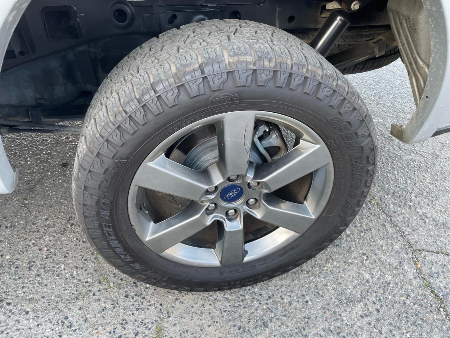 2017 Ingot Silver Ford F-150 XLT (1FTEW1EG1HK) with an 3.5L EcoBoost 3.5L Twin Turbo V6 375hp 470ft. lbs. Direct Injection engine, 10-Speed Shiftable Automatic transmission, located at 800 Riverside Ave, Roseville, CA, 95678, 916-773-4549 & Toll Free: 866-719-4393, 38.732265, -121.291039 - 4X4 FX4 SUPERCREW XLT ECOBOOST 3.5 TWIN TURBO ONE OWNER SERVICE RECORDS - Photo#6