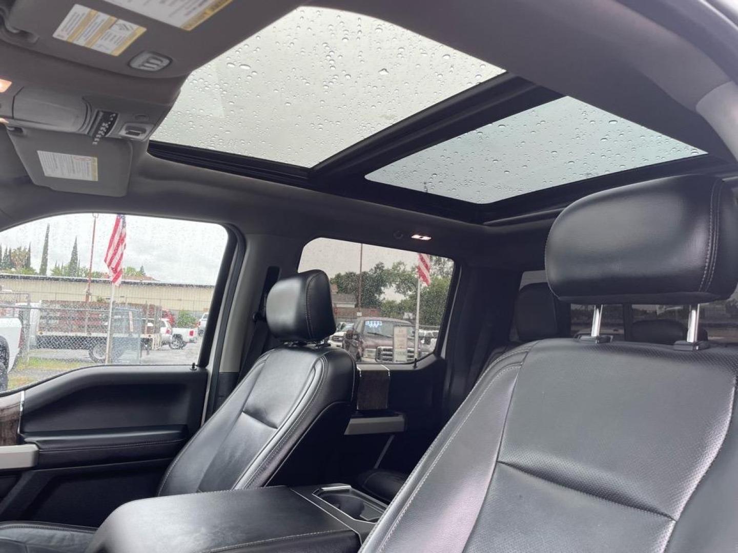 2017 Oxford White Ford F-250 Super Duty Lariat (1FT7W2BT8HE) with an 6.7L Power Stroke 6.7L Biodiesel Turbo V8 440hp 925ft. lbs. Common Rail Direct Injection engine, 6-Speed Shiftable Automatic transmission, located at 800 Riverside Ave, Roseville, CA, 95678, 916-773-4549 & Toll Free: 866-719-4393, 38.732265, -121.291039 - DIESEL CREW CAB 4X4 FX4 LARIAT TWIN PANEL MOON ROOF CLEAN CARFAX - Photo#12