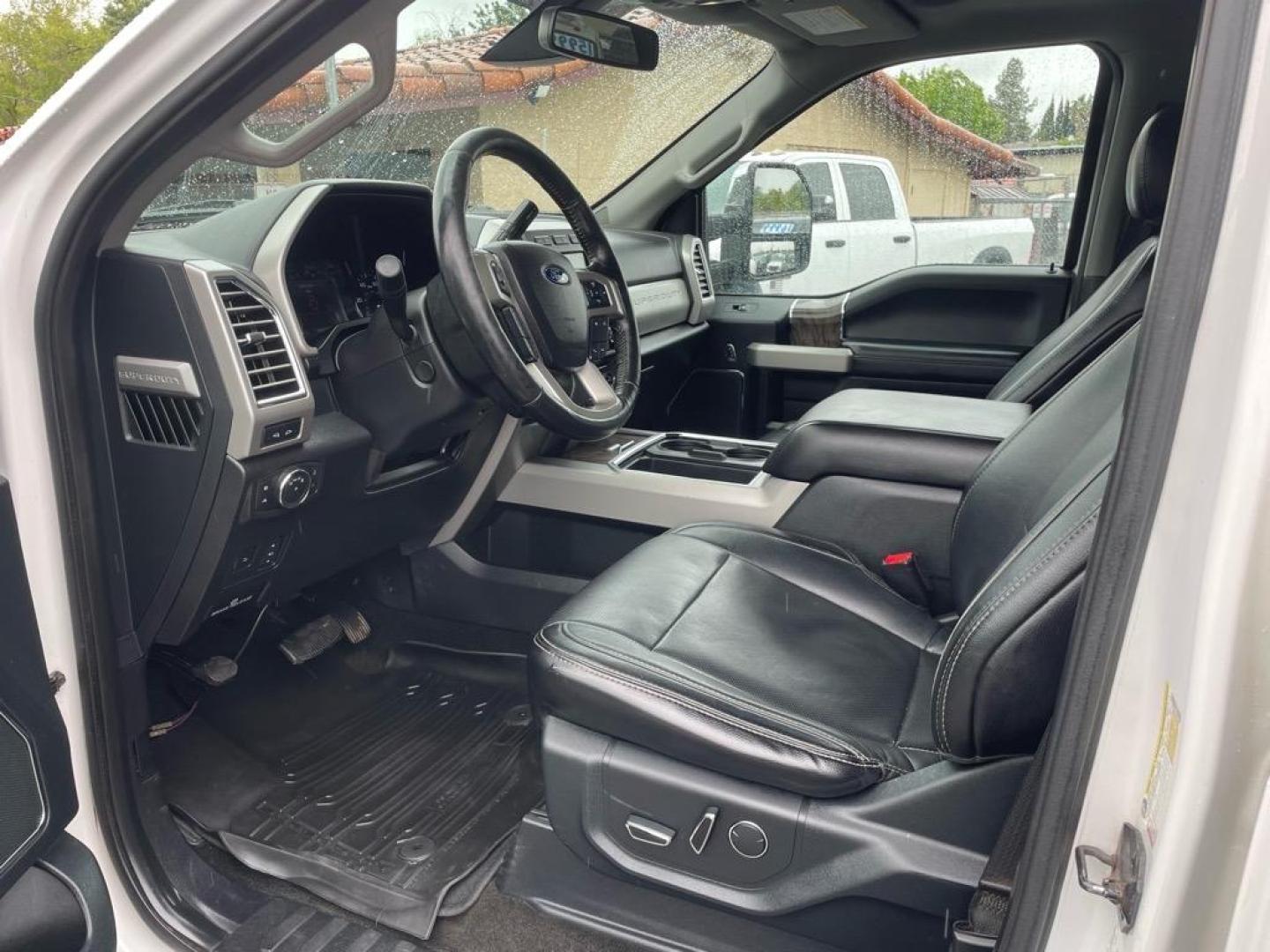 2017 Oxford White Ford F-250 Super Duty Lariat (1FT7W2BT8HE) with an 6.7L Power Stroke 6.7L Biodiesel Turbo V8 440hp 925ft. lbs. Common Rail Direct Injection engine, 6-Speed Shiftable Automatic transmission, located at 800 Riverside Ave, Roseville, CA, 95678, 916-773-4549 & Toll Free: 866-719-4393, 38.732265, -121.291039 - DIESEL CREW CAB 4X4 FX4 LARIAT TWIN PANEL MOON ROOF CLEAN CARFAX - Photo#13