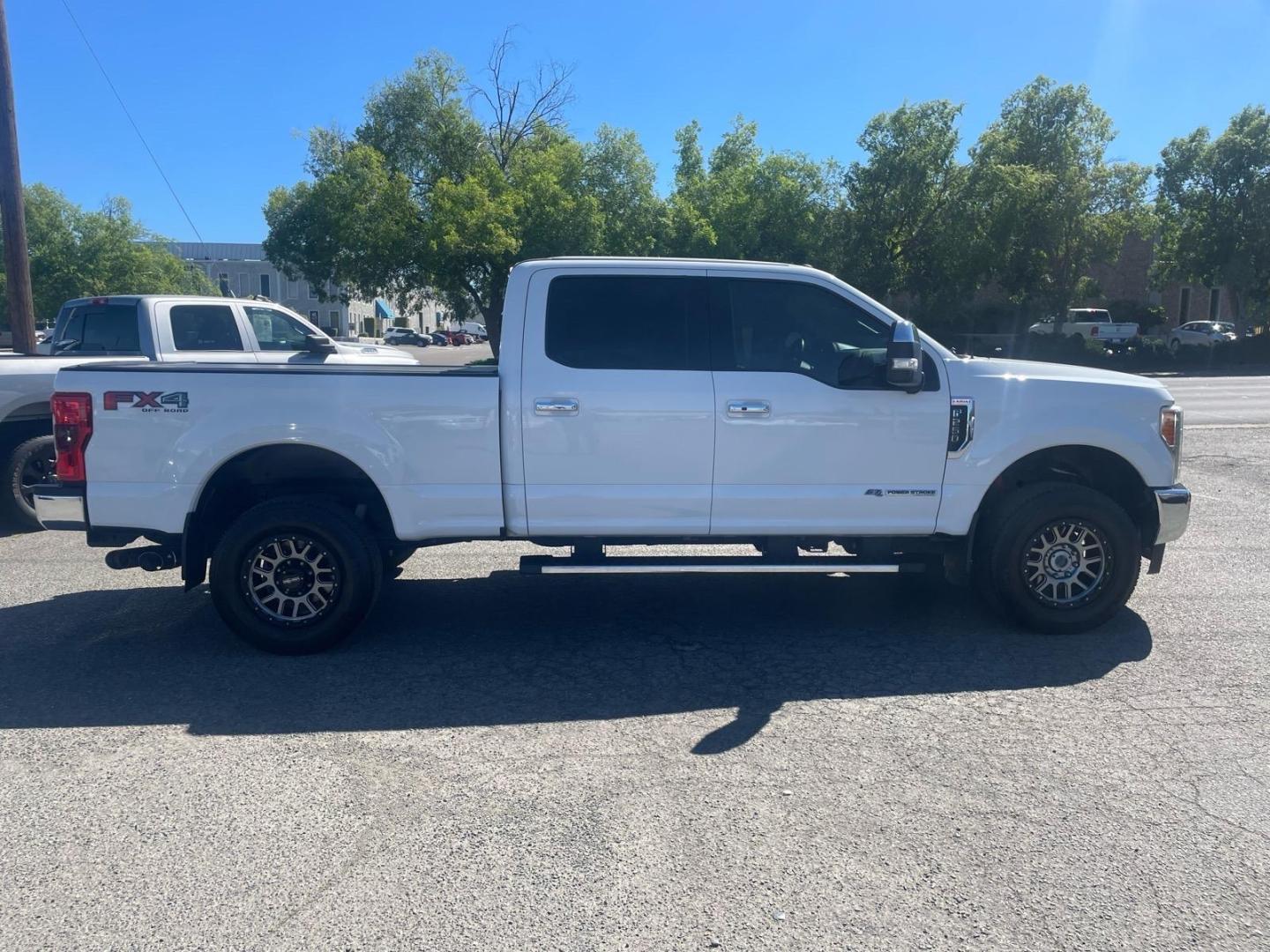 2017 Oxford White Ford F-250 Super Duty Lariat (1FT7W2BT0HE) with an 6.7L Power Stroke 6.7L Biodiesel Turbo V8 440hp 925ft. lbs. Common Rail Direct Injection engine, 6-Speed Shiftable Automatic transmission, located at 800 Riverside Ave, Roseville, CA, 95678, 916-773-4549 & Toll Free: 866-719-4393, 38.732265, -121.291039 - Photo#5