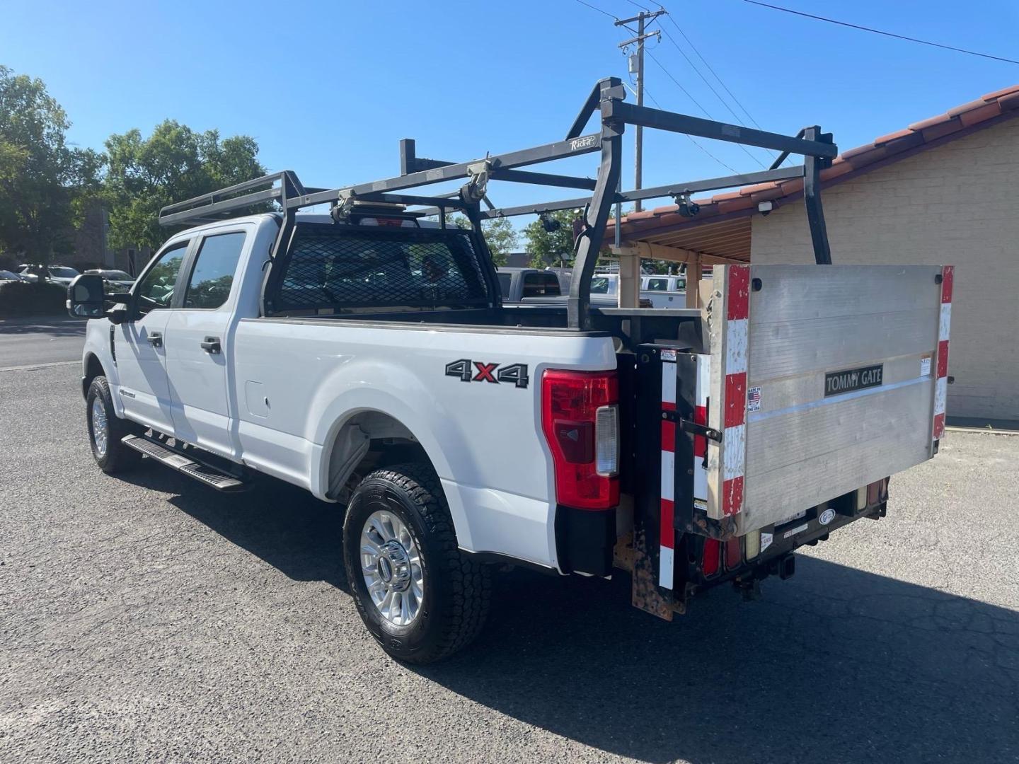 2017 Oxford White Ford F-250 Super Duty XL (1FT7W2BTXHE) with an 6.7L Power Stroke 6.7L Biodiesel Turbo V8 440hp 925ft. lbs. Common Rail Direct Injection engine, 6-Speed Shiftable Automatic transmission, located at 800 Riverside Ave, Roseville, CA, 95678, 916-773-4549 & Toll Free: 866-719-4393, 38.732265, -121.291039 - Photo#2