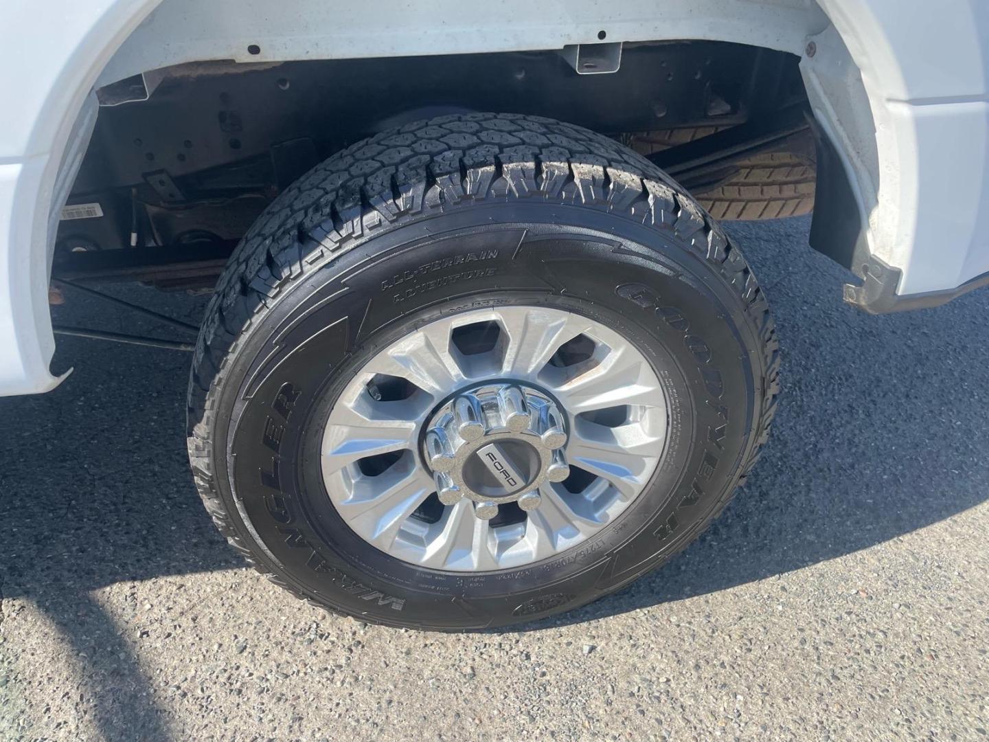 2017 Oxford White Ford F-250 Super Duty XL (1FT7W2BTXHE) with an 6.7L Power Stroke 6.7L Biodiesel Turbo V8 440hp 925ft. lbs. Common Rail Direct Injection engine, 6-Speed Shiftable Automatic transmission, located at 800 Riverside Ave, Roseville, CA, 95678, 916-773-4549 & Toll Free: 866-719-4393, 38.732265, -121.291039 - Photo#10