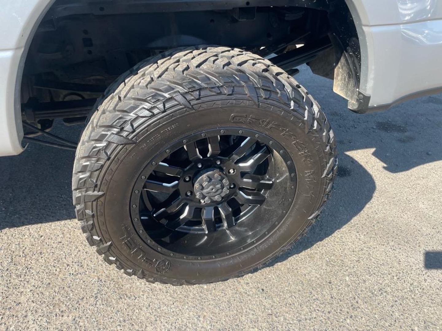 2017 Ingot Silver Ford F-350 Super Duty XL (1FT8W3BT2HE) with an 6.7L Power Stroke 6.7L Biodiesel Turbo V8 440hp 925ft. lbs. Common Rail Direct Injection engine, 6-Speed Shiftable Automatic transmission, located at 800 Riverside Ave, Roseville, CA, 95678, 916-773-4549 & Toll Free: 866-719-4393, 38.732265, -121.291039 - DIESEL CREW CAB 4X4 LIFTED CLEAN CARFAX - Photo#6