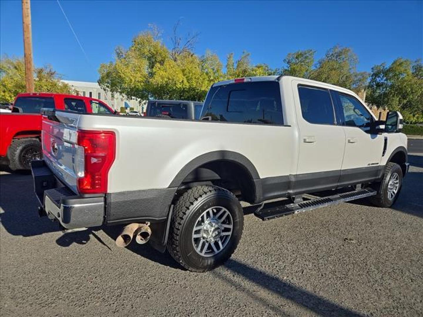 2017 Oxford White Ford F-350 Super Duty Lariat (1FT8W3BT6HE) with an 6.7L Power Stroke 6.7L Biodiesel Turbo V8 440hp 925ft. lbs. Common Rail Direct Injection engine, 6-Speed Shiftable Automatic transmission, located at 800 Riverside Ave, Roseville, CA, 95678, 916-773-4549 & Toll Free: 866-719-4393, 38.732265, -121.291039 - DIESEL CREW CAB 4X4 LARIAT ONE OWNER CLEAN CARFAX - Photo#3