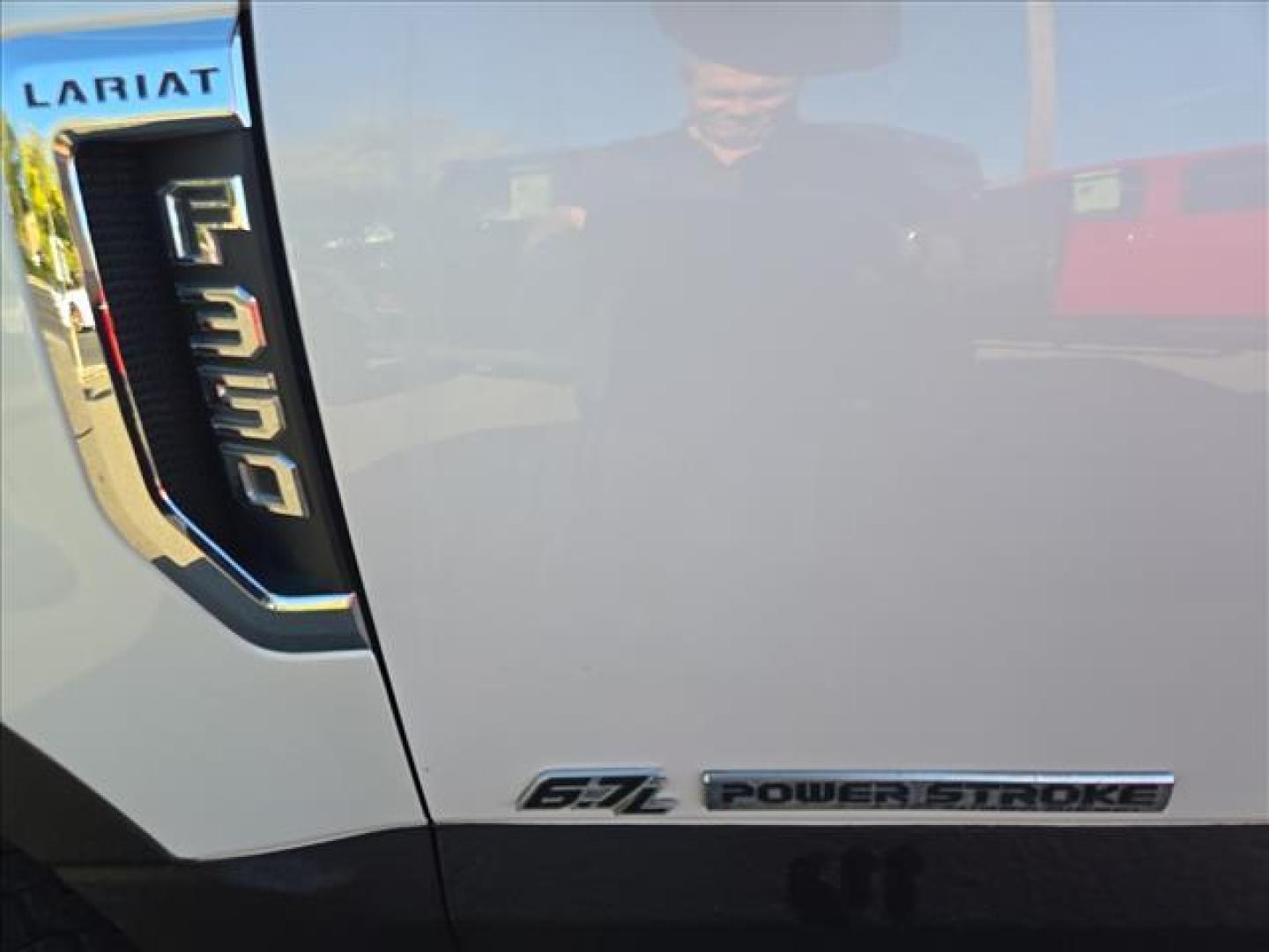 2017 Oxford White Ford F-350 Super Duty Lariat (1FT8W3BT6HE) with an 6.7L Power Stroke 6.7L Biodiesel Turbo V8 440hp 925ft. lbs. Common Rail Direct Injection engine, 6-Speed Shiftable Automatic transmission, located at 800 Riverside Ave, Roseville, CA, 95678, 916-773-4549 & Toll Free: 866-719-4393, 38.732265, -121.291039 - DIESEL CREW CAB 4X4 LARIAT ONE OWNER CLEAN CARFAX - Photo#5