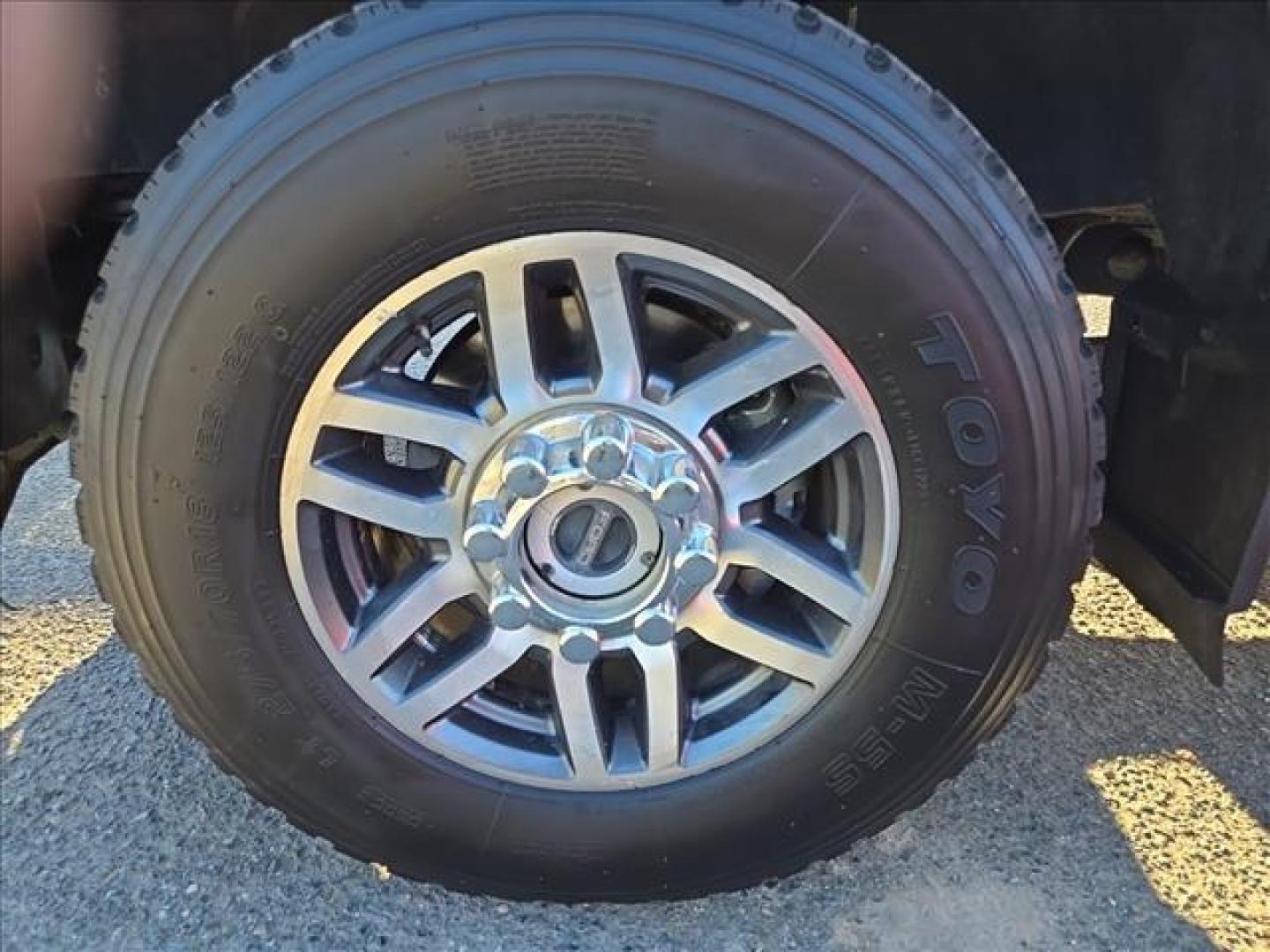 2017 Oxford White Ford F-350 Super Duty Lariat (1FT8W3BT6HE) with an 6.7L Power Stroke 6.7L Biodiesel Turbo V8 440hp 925ft. lbs. Common Rail Direct Injection engine, 6-Speed Shiftable Automatic transmission, located at 800 Riverside Ave, Roseville, CA, 95678, 916-773-4549 & Toll Free: 866-719-4393, 38.732265, -121.291039 - DIESEL CREW CAB 4X4 LARIAT ONE OWNER CLEAN CARFAX - Photo#6