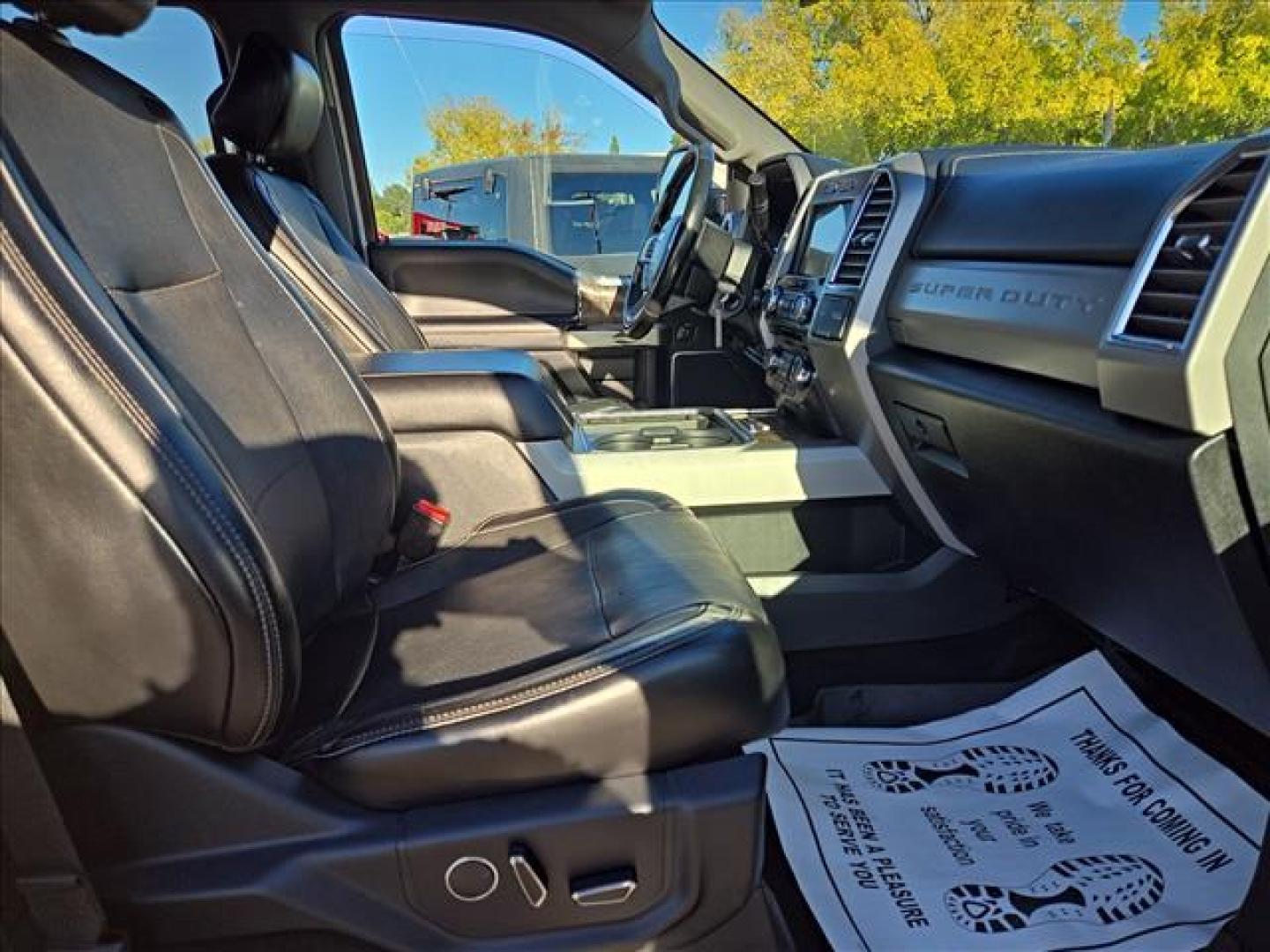 2017 Oxford White Ford F-350 Super Duty Lariat (1FT8W3BT6HE) with an 6.7L Power Stroke 6.7L Biodiesel Turbo V8 440hp 925ft. lbs. Common Rail Direct Injection engine, 6-Speed Shiftable Automatic transmission, located at 800 Riverside Ave, Roseville, CA, 95678, 916-773-4549 & Toll Free: 866-719-4393, 38.732265, -121.291039 - DIESEL CREW CAB 4X4 LARIAT ONE OWNER CLEAN CARFAX - Photo#15