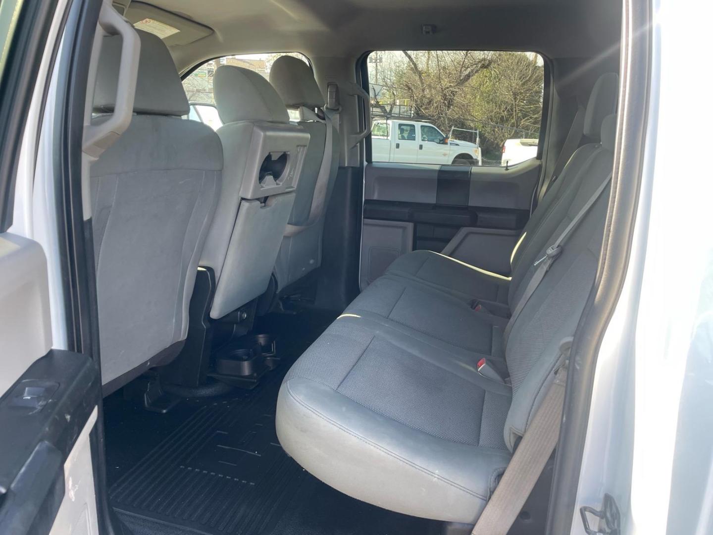 2017 Oxford White Ford F-350 Super Duty XL (1FT8W3DTXHE) with an 6.7L Power Stroke 6.7L Biodiesel Turbo V8 440hp 925ft. lbs. Common Rail Direct Injection engine, 6-Speed Shiftable Automatic transmission, located at 800 Riverside Ave, Roseville, CA, 95678, 916-773-4549 & Toll Free: 866-719-4393, 38.732265, -121.291039 - DIESEL CREW CAB DUALLY 4X4 FX4 CLEAN CARFAX - Photo#10