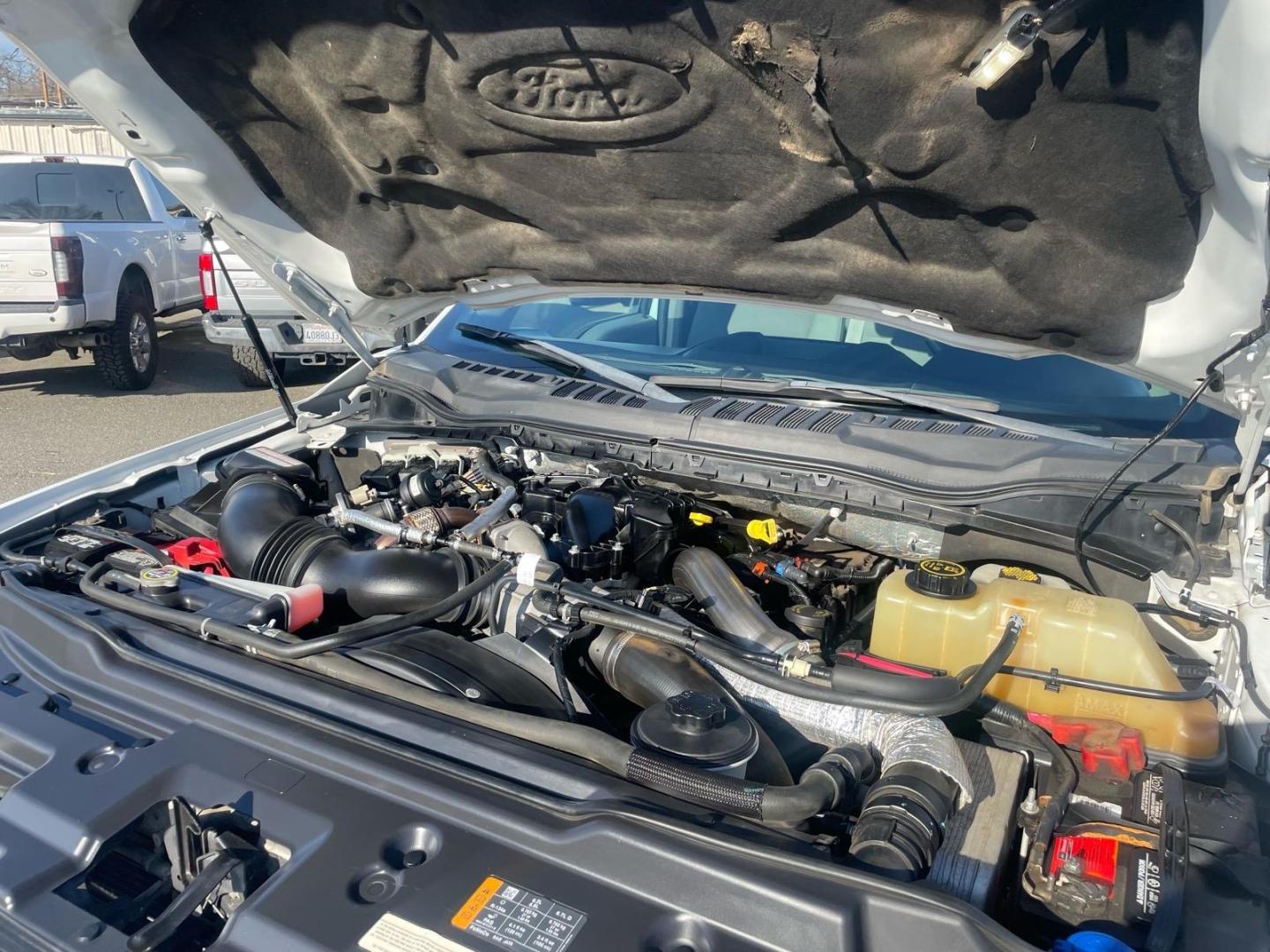 2017 Oxford White Ford F-350 Super Duty XL (1FT8W3DTXHE) with an 6.7L Power Stroke 6.7L Biodiesel Turbo V8 440hp 925ft. lbs. Common Rail Direct Injection engine, 6-Speed Shiftable Automatic transmission, located at 800 Riverside Ave, Roseville, CA, 95678, 916-773-4549 & Toll Free: 866-719-4393, 38.732265, -121.291039 - DIESEL CREW CAB DUALLY 4X4 FX4 CLEAN CARFAX - Photo#13