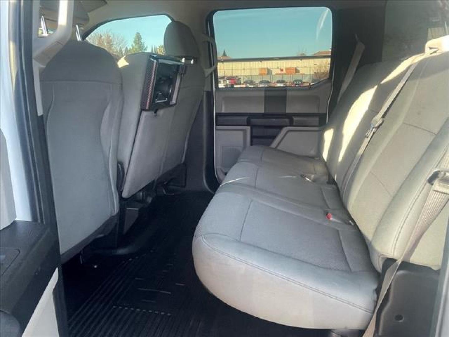 2017 Oxford White Ford F-250 Super Duty XL (1FT7W2BT7HE) with an 6.7L Power Stroke 6.7L Biodiesel Turbo V8 440hp 925ft. lbs. Common Rail Direct Injection engine, 6-Speed Shiftable Automatic transmission, located at 800 Riverside Ave, Roseville, CA, 95678, 916-773-4549 & Toll Free: 866-719-4393, 38.732265, -121.291039 - DIESEL CREW CAB 4X4 FX4 DIESEL CLEAN CARFAX - Photo#12
