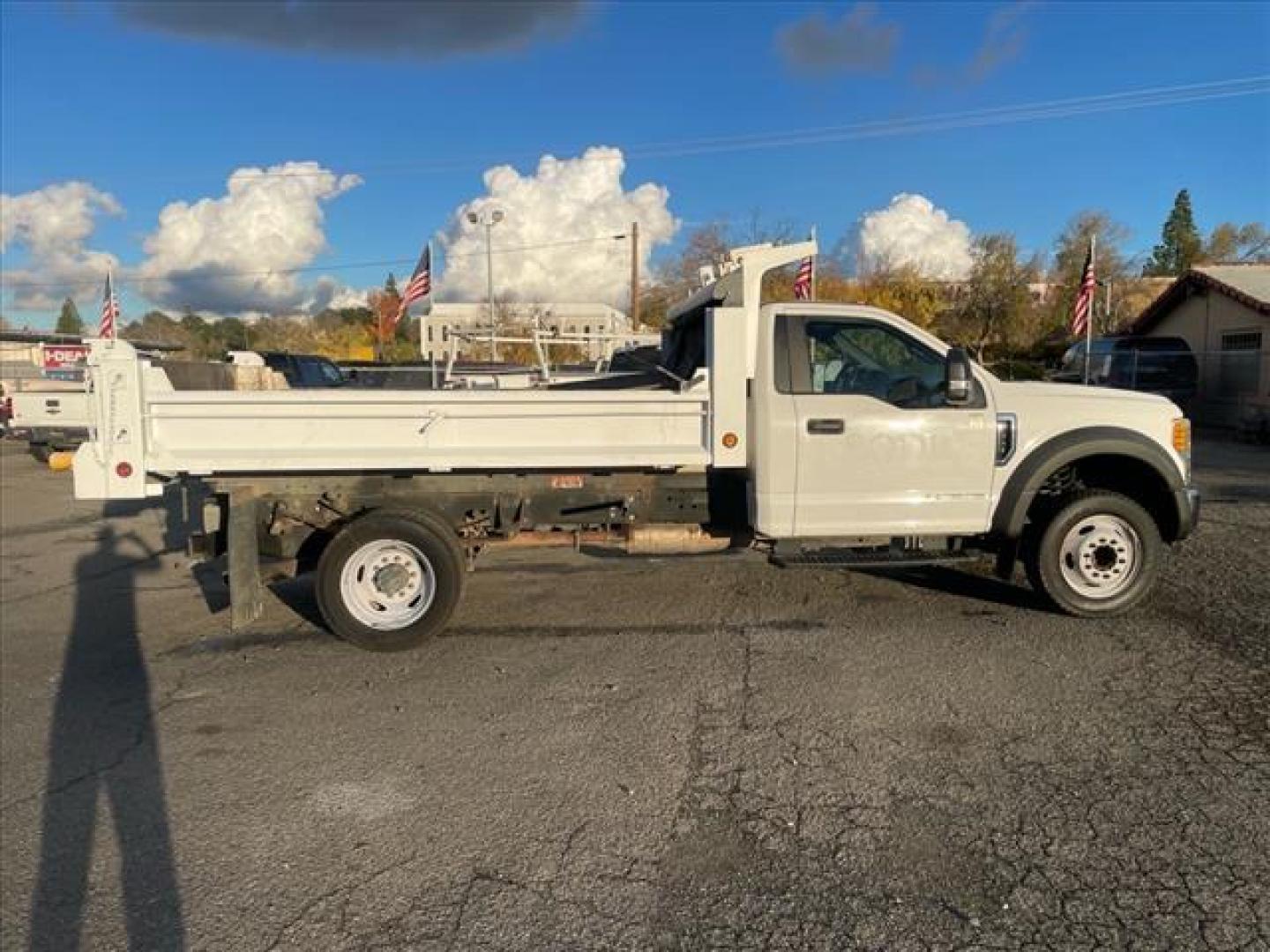 2017 White Ford F-550 XL (1FDUF5GT3HE) with an 6.7L 8 Cylinder Other engine, 6-Speed Automatic transmission, located at 800 Riverside Ave, Roseville, CA, 95678, 916-773-4549 & Toll Free: 866-719-4393, 38.732265, -121.291039 - DUALLY DIESEL DUMP BED ONE OWNER CLEAN CARFAX - Photo#6