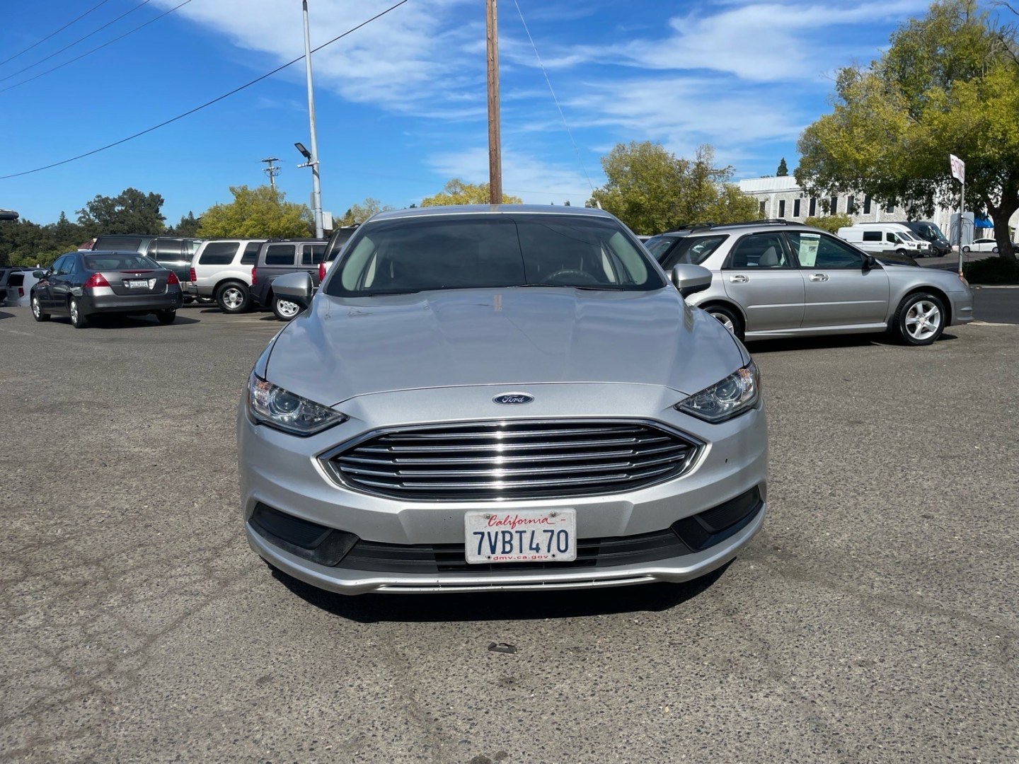 2017 Ingot Silver Ford Fusion SE (3FA6P0H75HR) with an 2.5L 2.5L I4 175hp 175ft. lbs. Sequential Multiport Fuel Injection engine, 6-Speed Automatic transmission, located at 800 Riverside Ave, Roseville, CA, 95678, 916-773-4549 & Toll Free: 866-719-4393, 38.732265, -121.291039 - SE NEW TIRES- Photo#6