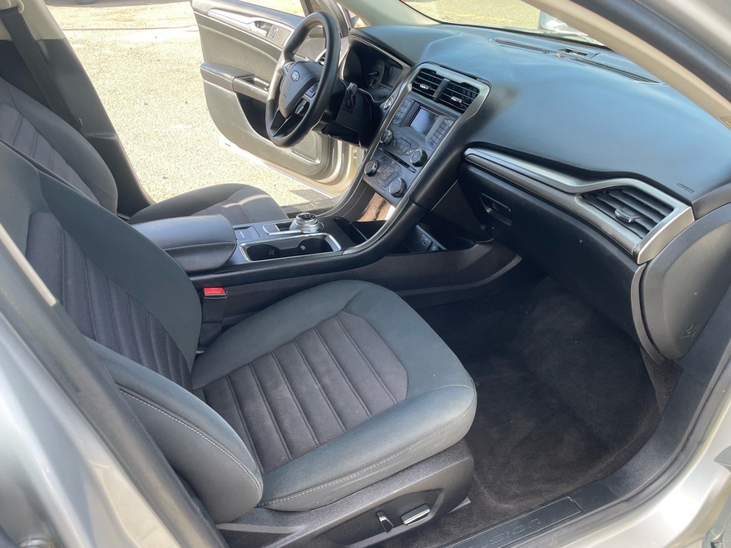 2017 Ingot Silver Ford Fusion SE (3FA6P0H75HR) with an 2.5L 2.5L I4 175hp 175ft. lbs. Sequential Multiport Fuel Injection engine, 6-Speed Automatic transmission, located at 800 Riverside Ave, Roseville, CA, 95678, 916-773-4549 & Toll Free: 866-719-4393, 38.732265, -121.291039 - SE NEW TIRES- Photo#11