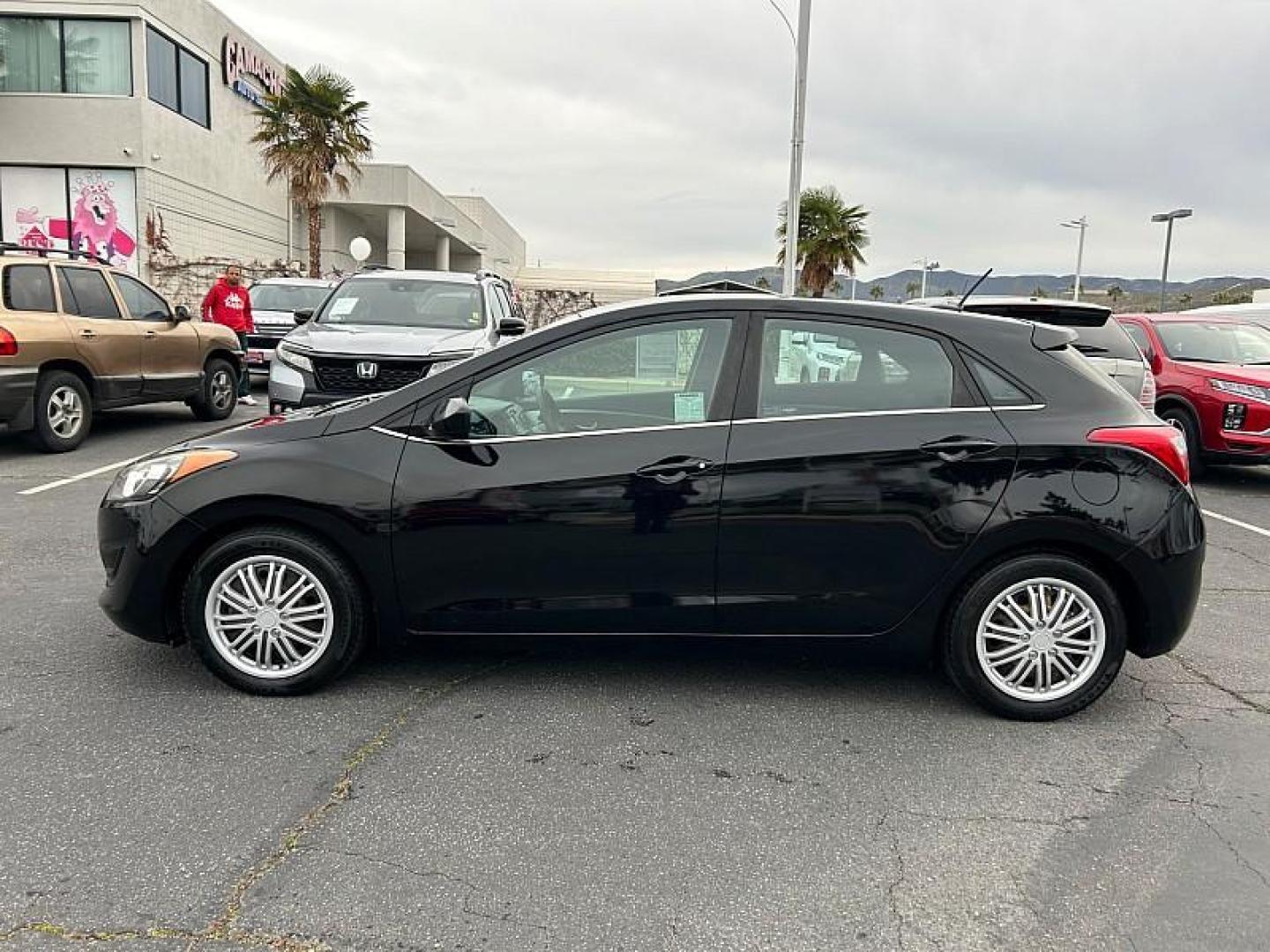 2017 BLACK Hyundai Elantra GT (KMHD35LHXHU) with an 4-Cyl 2.0 Liter engine, Auto 6-Spd Shiftronic transmission, located at 412 Auto Vista Drive, Palmdale, 93551, (661) 945-0620, 34.592636, -118.136681 - Photo#3