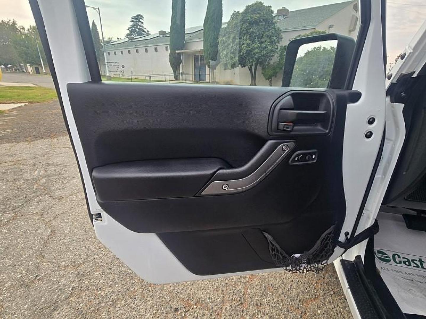 2017 WHITE Jeep Wrangler Unlimited (1C4HJWDG5HL) with an V6 3.6 Liter engine, Automatic 5-Spd transmission, located at 246 E Walker St., Orland, 95963, (530) 865-5800, 39.747589, -122.178398 - Photo#12
