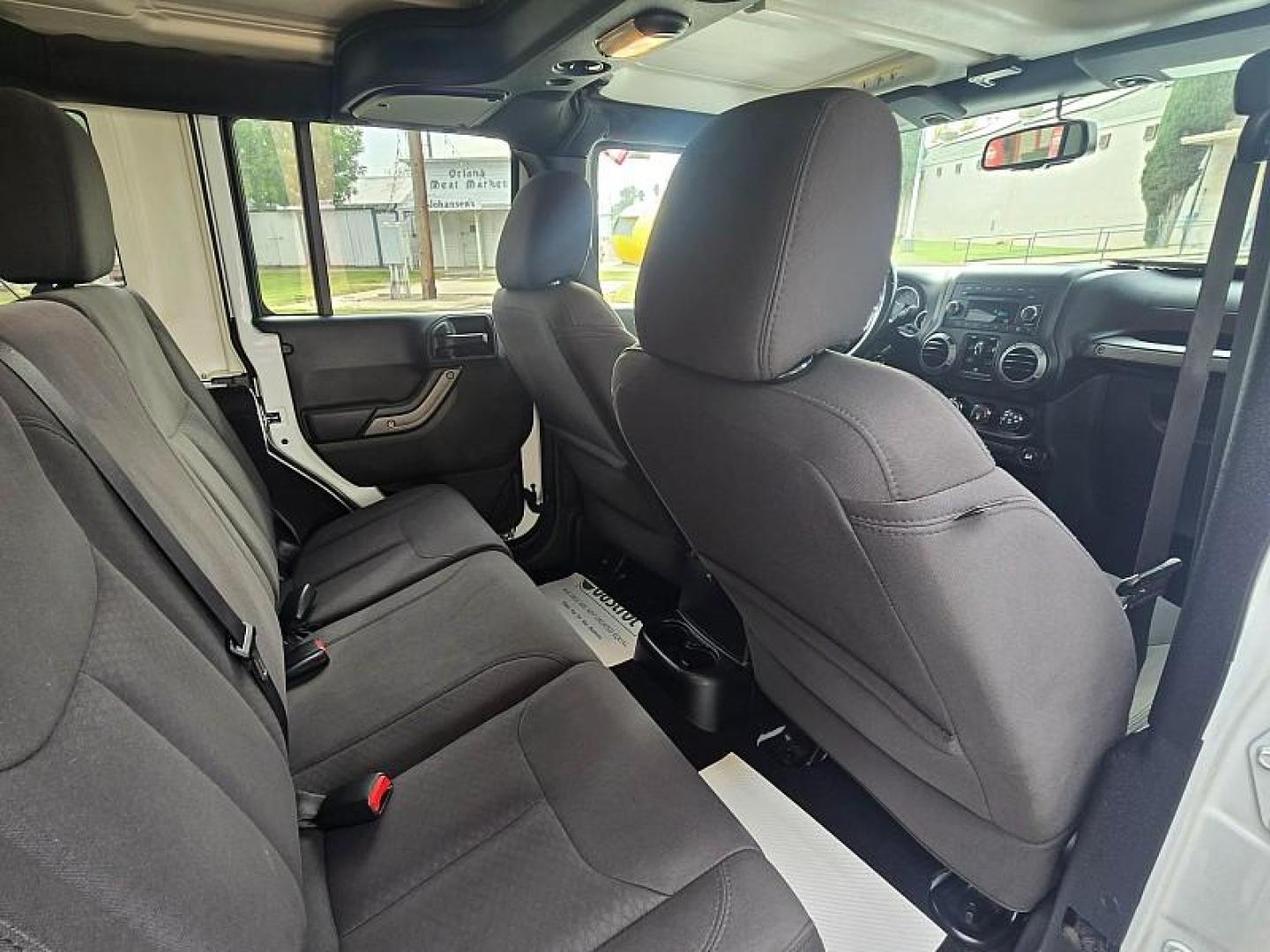 2017 WHITE Jeep Wrangler Unlimited (1C4HJWDG5HL) with an V6 3.6 Liter engine, Automatic 5-Spd transmission, located at 246 E Walker St., Orland, 95963, (530) 865-5800, 39.747589, -122.178398 - Photo#15