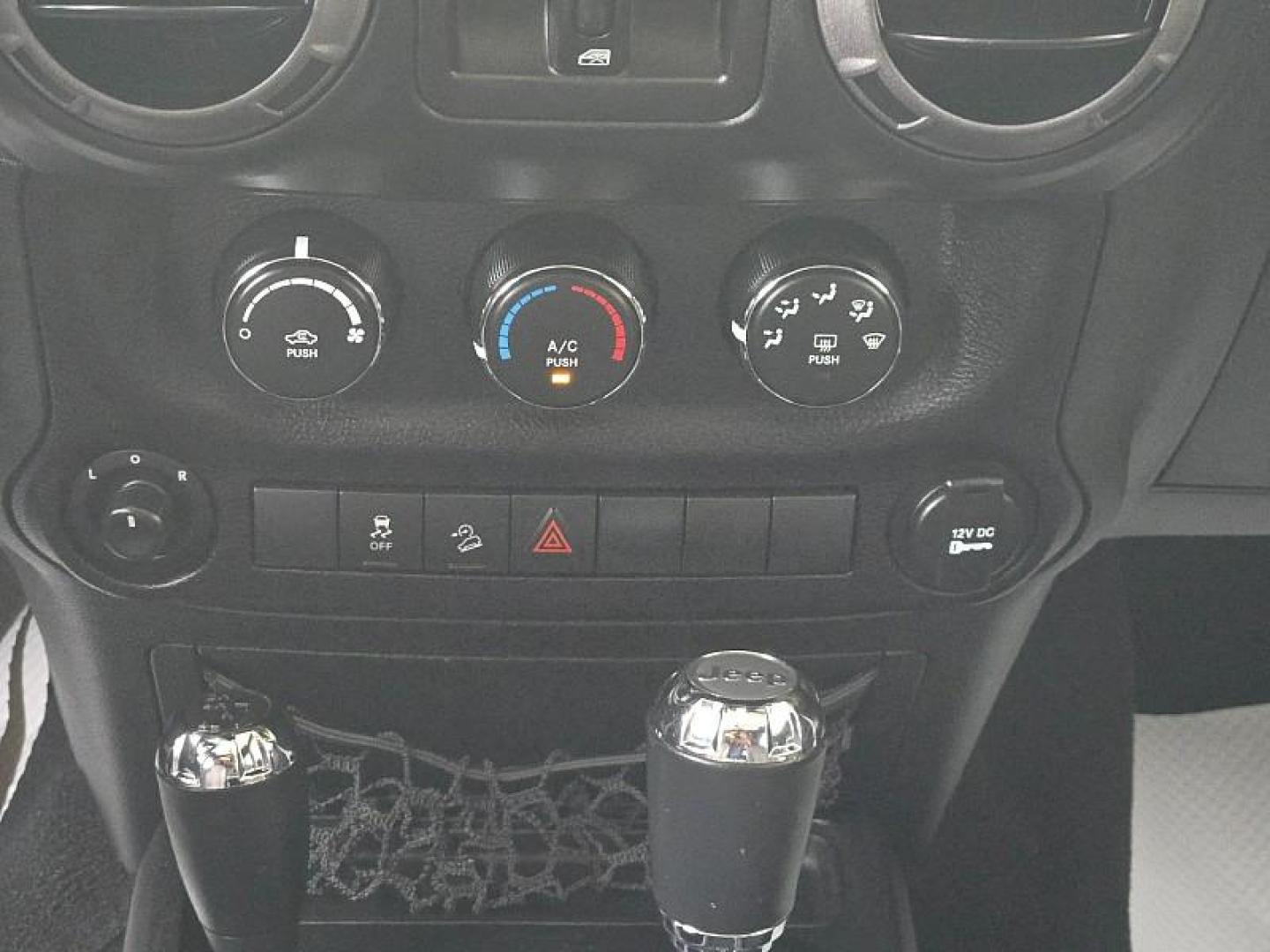 2017 WHITE Jeep Wrangler Unlimited (1C4HJWDG5HL) with an V6 3.6 Liter engine, Automatic 5-Spd transmission, located at 246 E Walker St., Orland, 95963, (530) 865-5800, 39.747589, -122.178398 - Photo#25