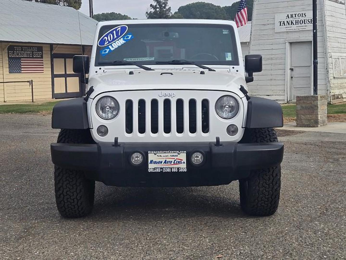 2017 WHITE Jeep Wrangler Unlimited (1C4HJWDG5HL) with an V6 3.6 Liter engine, Automatic 5-Spd transmission, located at 246 E Walker St., Orland, 95963, (530) 865-5800, 39.747589, -122.178398 - Photo#2