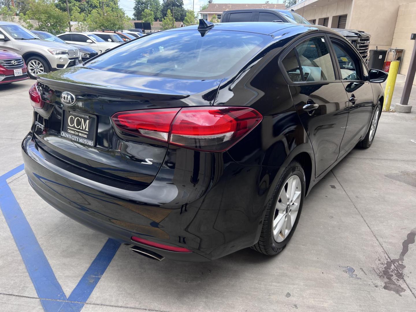 2017 Kia Forte LX 6A (3KPFL4A75HE) with an 2.0L L4 DOHC 16V engine, 6A transmission, located at 30 S. Berkeley Avenue, Pasadena, CA, 91107, (626) 248-7567, 34.145447, -118.109398 - 2017 Kia Forte S Sedan – Affordable Style and Reliability for Every Drive Looking for a reliable, stylish, and affordable sedan that won’t break the bank? Meet the 2017 Kia Forte S Sedan — the perfect combination of sporty design, advanced features, and everyday practicality. Whether you’re - Photo#4