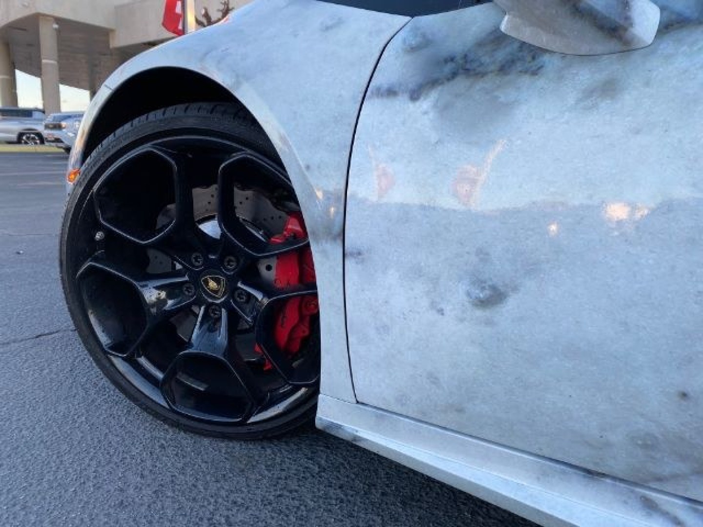 2017 WHITE Lamborghini Huracan (ZHWUC2ZF6HL) with an V10 5.2 Liter engine, Auto 7-Spd Dual-Clutch transmission, located at 412 Auto Vista Drive, Palmdale, 93551, (661) 945-0620, 34.592636, -118.136681- Photo#6