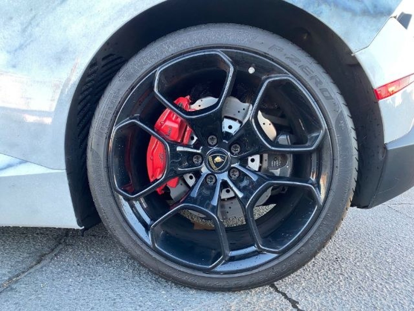 2017 WHITE Lamborghini Huracan (ZHWUC2ZF6HL) with an V10 5.2 Liter engine, Auto 7-Spd Dual-Clutch transmission, located at 412 Auto Vista Drive, Palmdale, 93551, (661) 945-0620, 34.592636, -118.136681- Photo#7