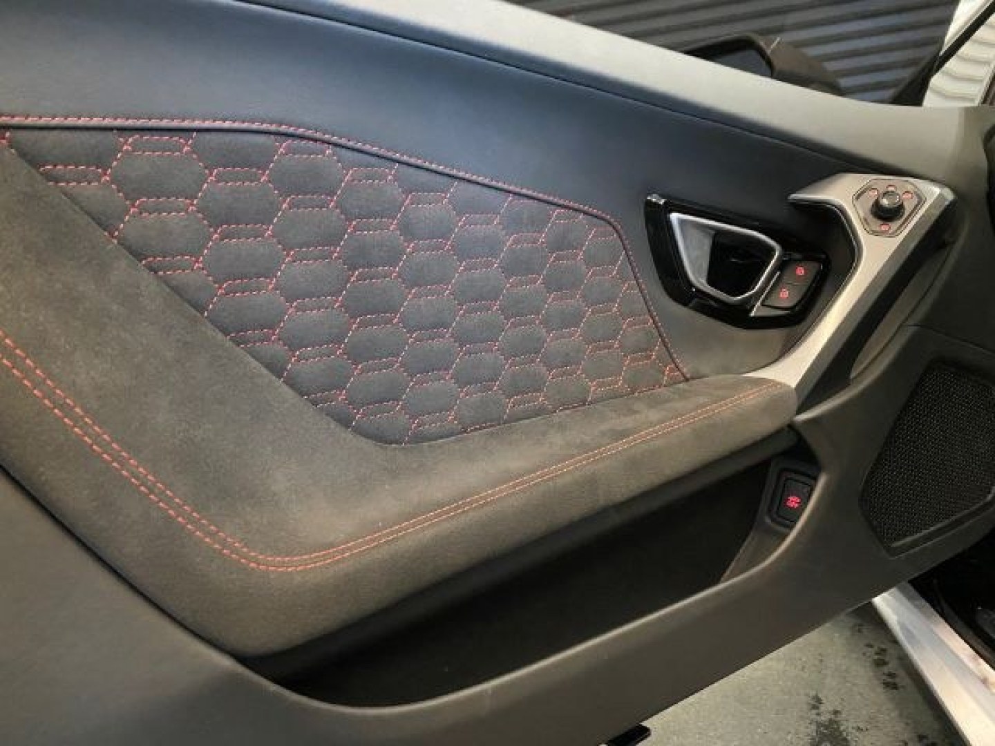 2017 WHITE Lamborghini Huracan (ZHWUC2ZF6HL) with an V10 5.2 Liter engine, Auto 7-Spd Dual-Clutch transmission, located at 412 Auto Vista Drive, Palmdale, 93551, (661) 945-0620, 34.592636, -118.136681- Photo#8