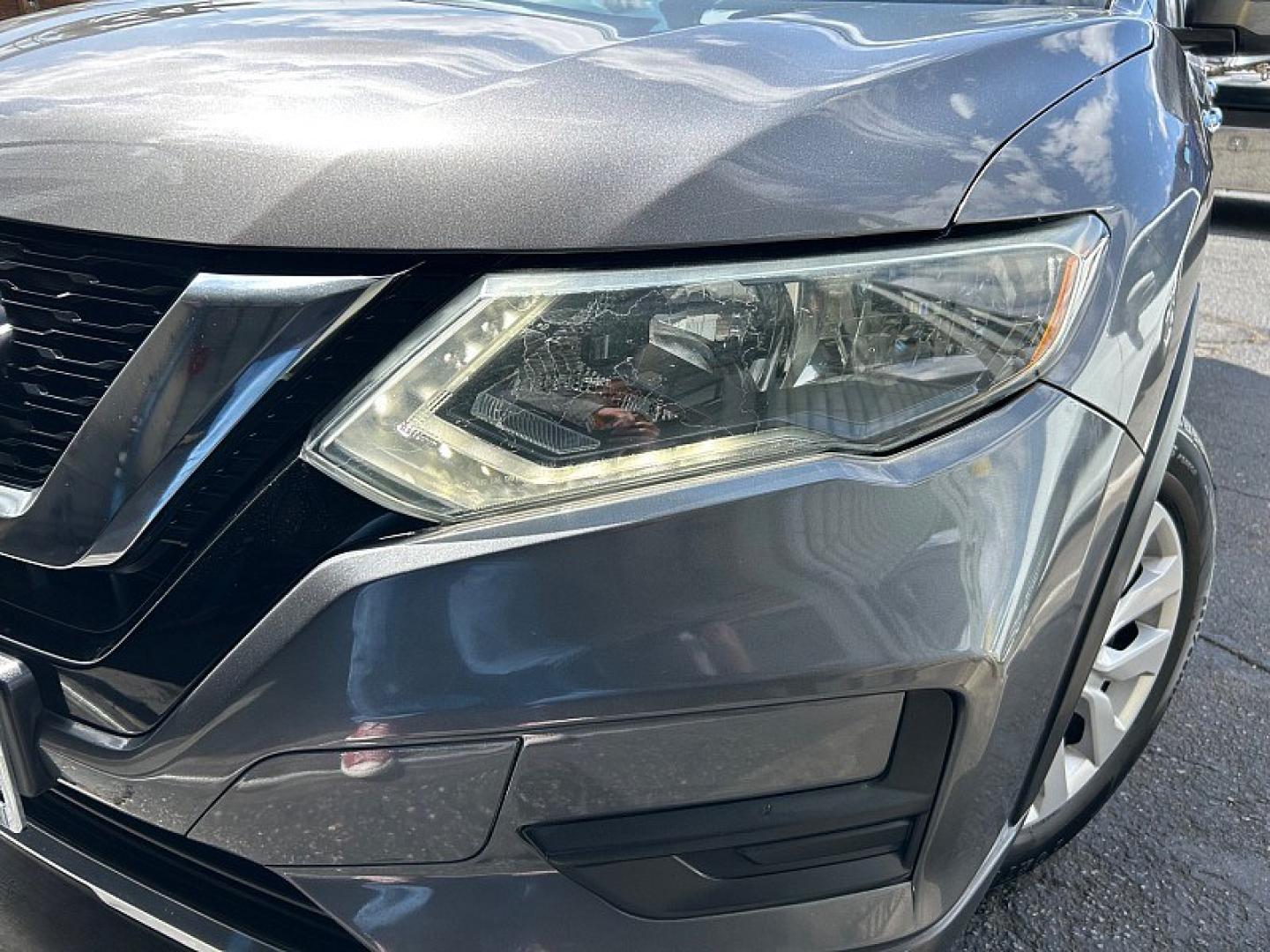 2017 GRAY Nissan Rogue (5N1AT2MN5HC) with an 4-Cyl 2.5 Liter engine, Auto CVT Xtronic transmission, located at 412 Auto Vista Drive, Palmdale, 93551, (661) 945-0620, 34.592636, -118.136681- Photo#10