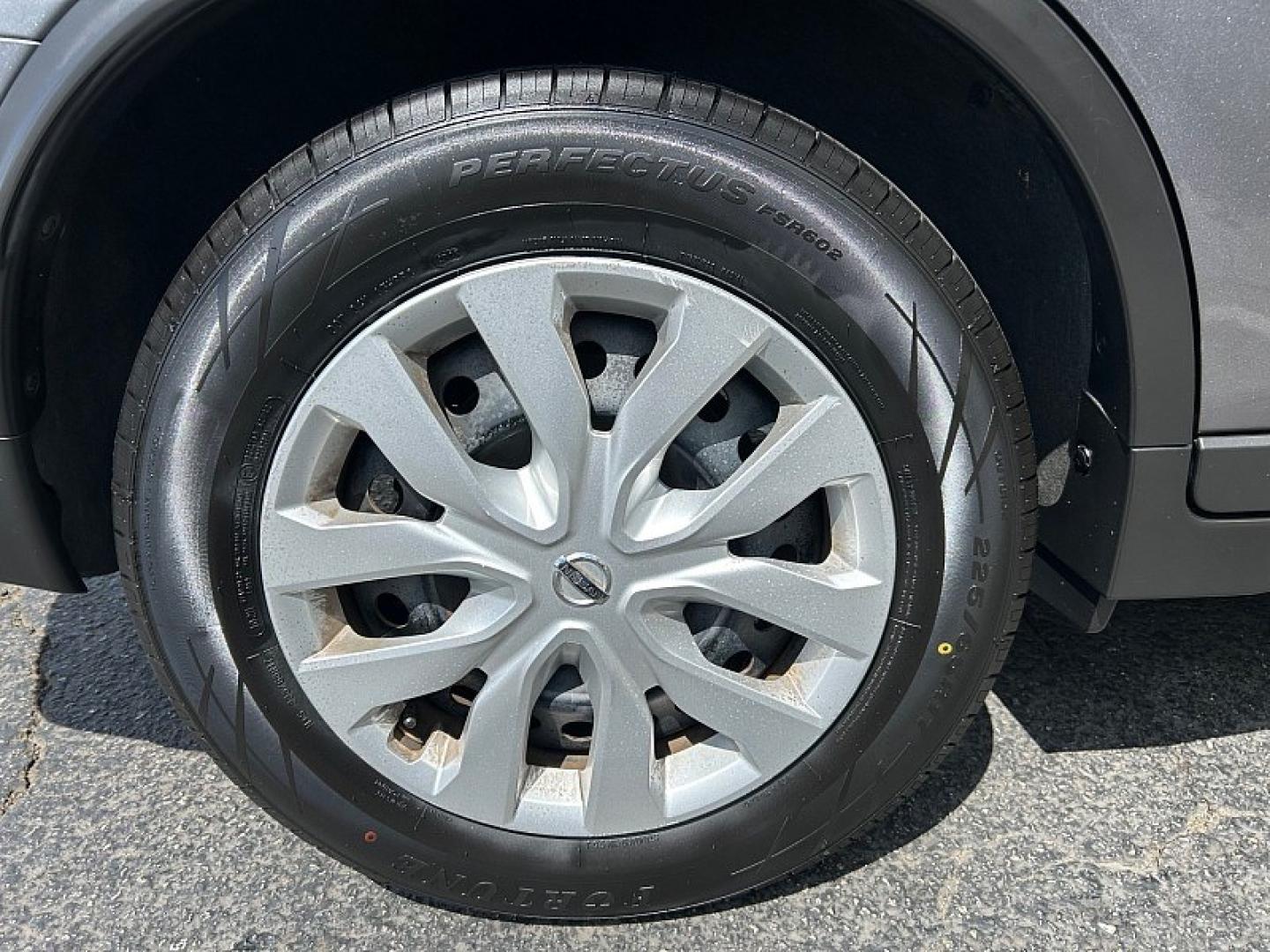 2017 GRAY Nissan Rogue (5N1AT2MN5HC) with an 4-Cyl 2.5 Liter engine, Auto CVT Xtronic transmission, located at 412 Auto Vista Drive, Palmdale, 93551, (661) 945-0620, 34.592636, -118.136681- Photo#14