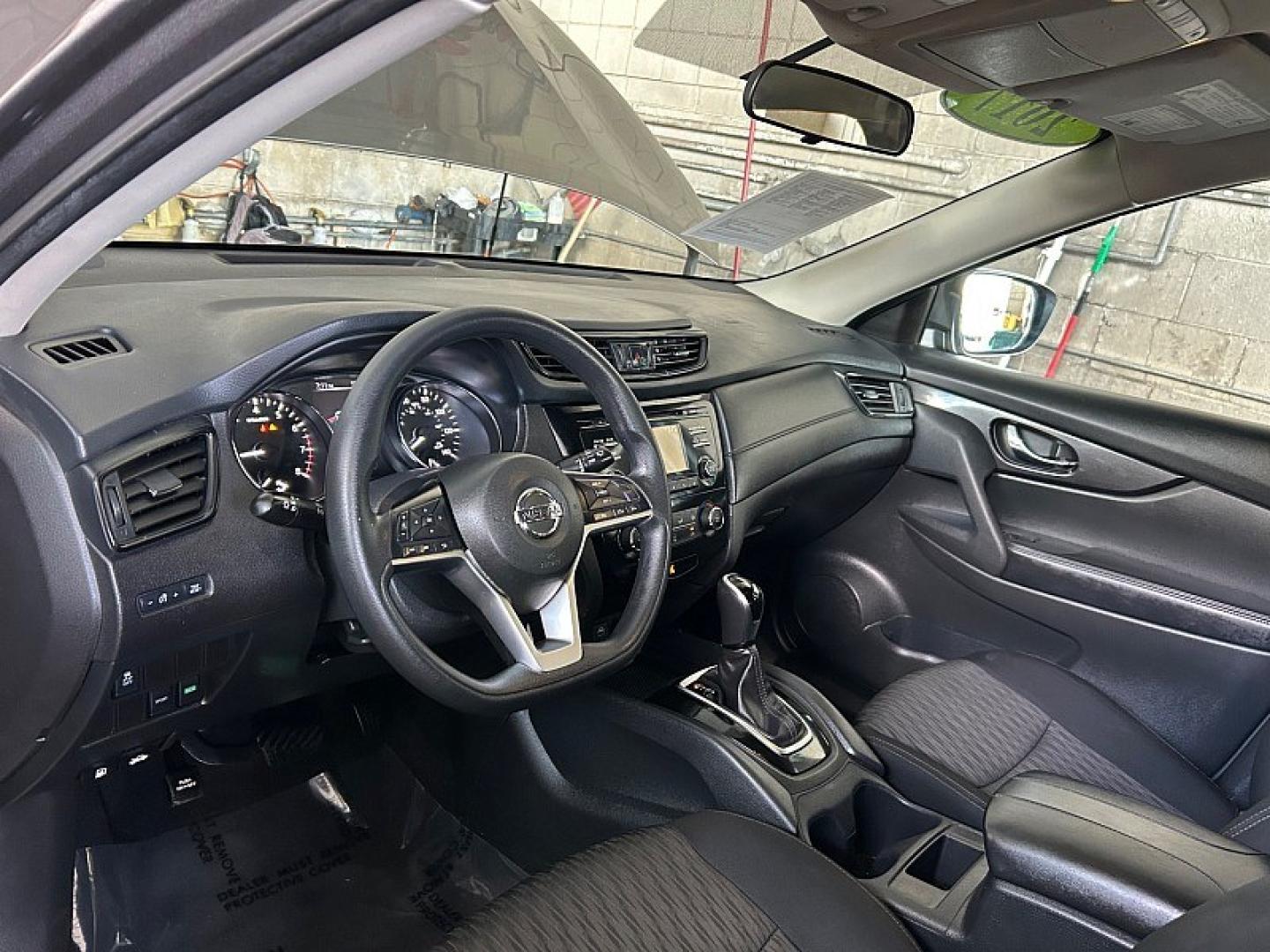 2017 GRAY Nissan Rogue (5N1AT2MN5HC) with an 4-Cyl 2.5 Liter engine, Auto CVT Xtronic transmission, located at 412 Auto Vista Drive, Palmdale, 93551, (661) 945-0620, 34.592636, -118.136681- Photo#18