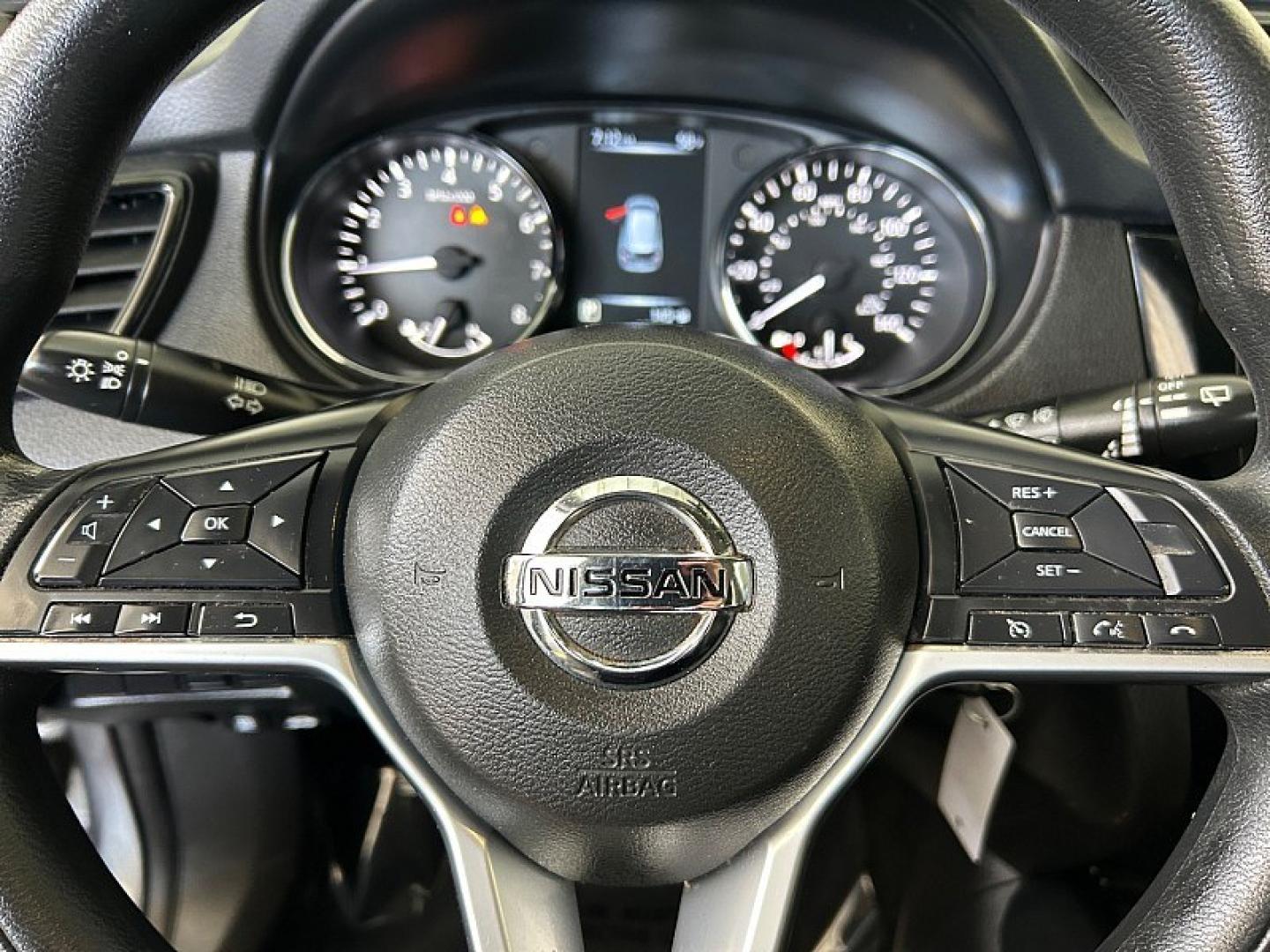 2017 GRAY Nissan Rogue (5N1AT2MN5HC) with an 4-Cyl 2.5 Liter engine, Auto CVT Xtronic transmission, located at 412 Auto Vista Drive, Palmdale, 93551, (661) 945-0620, 34.592636, -118.136681- Photo#20