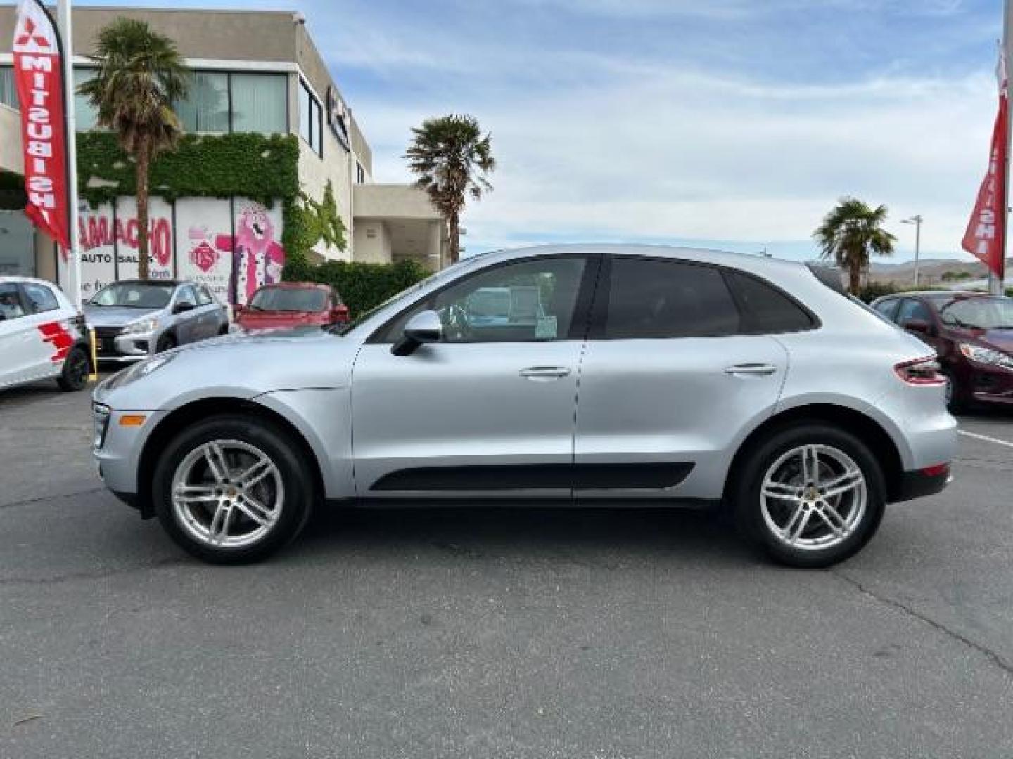2017 SILVER Porsche Macan (WP1AA2A57HL) with an 4-Cyl Turbo 2.0 Liter engine, Auto 7-Spd PDK Dbl-Cltch transmission, located at 412 Auto Vista Drive, Palmdale, 93551, (661) 945-0620, 34.592636, -118.136681 - Photo#4