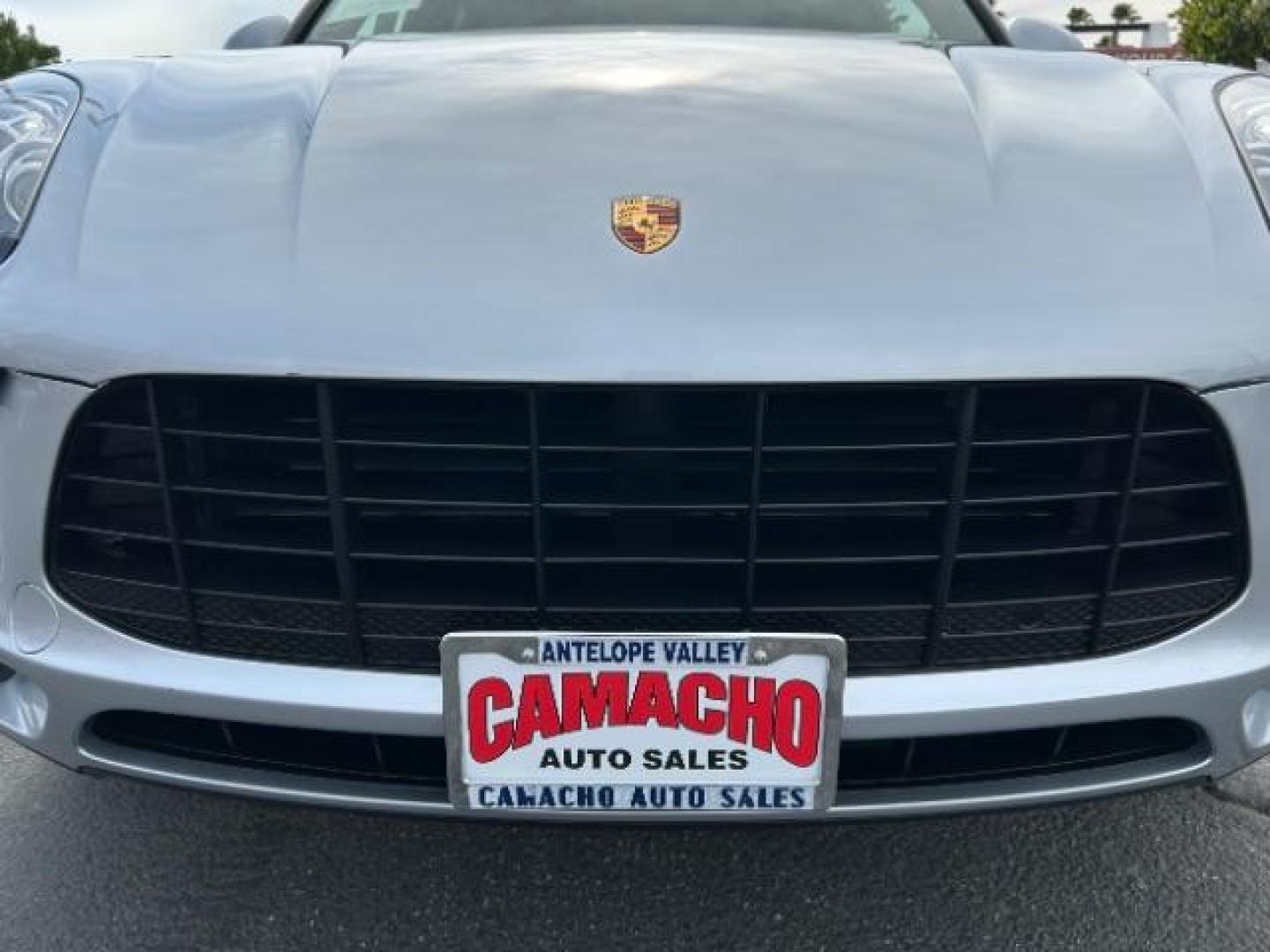 2017 SILVER Porsche Macan (WP1AA2A57HL) with an 4-Cyl Turbo 2.0 Liter engine, Auto 7-Spd PDK Dbl-Cltch transmission, located at 412 Auto Vista Drive, Palmdale, 93551, (661) 945-0620, 34.592636, -118.136681 - Photo#9
