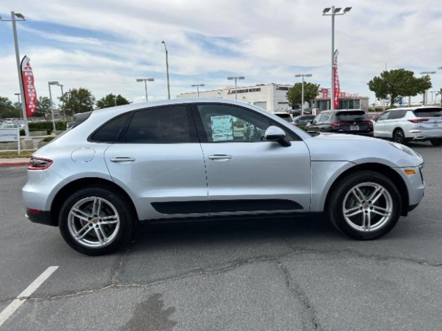 2017 SILVER Porsche Macan (WP1AA2A57HL) with an 4-Cyl Turbo 2.0 Liter engine, Auto 7-Spd PDK Dbl-Cltch transmission, located at 412 Auto Vista Drive, Palmdale, 93551, (661) 945-0620, 34.592636, -118.136681 - Photo#10