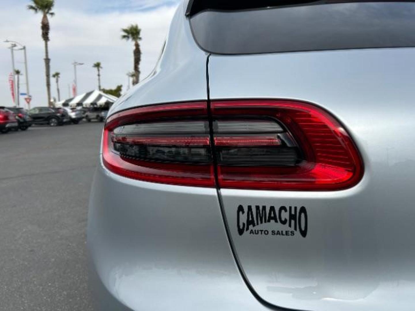 2017 SILVER Porsche Macan (WP1AA2A57HL) with an 4-Cyl Turbo 2.0 Liter engine, Auto 7-Spd PDK Dbl-Cltch transmission, located at 412 Auto Vista Drive, Palmdale, 93551, (661) 945-0620, 34.592636, -118.136681 - Photo#12