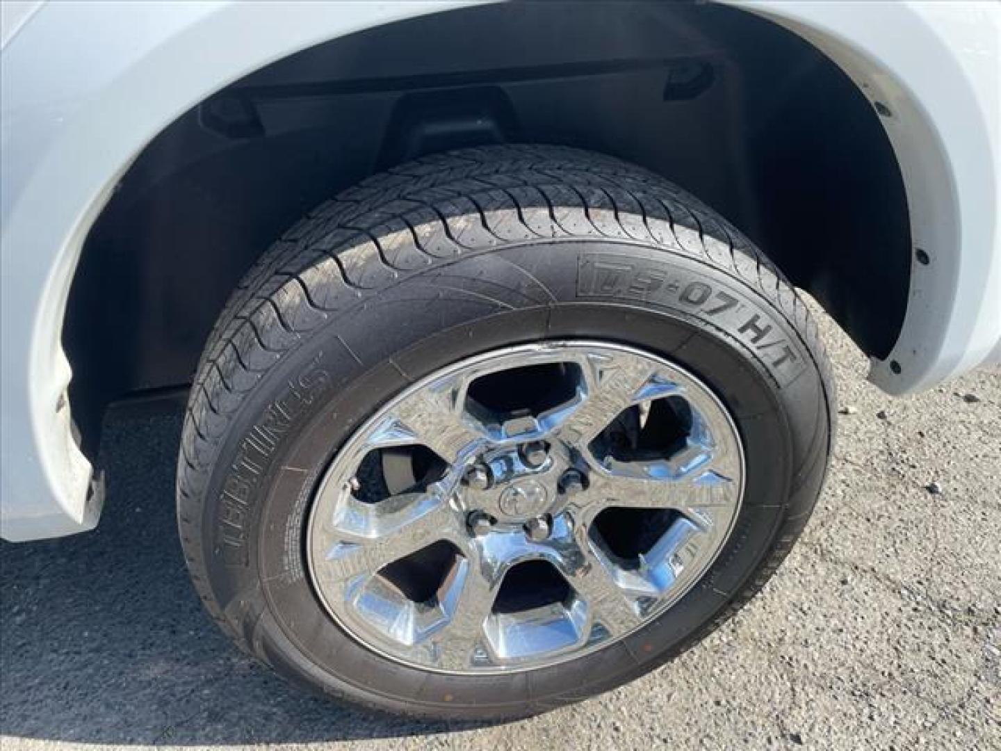 2017 Bright White Clear Coat RAM 1500 Laramie (1C6RR7NM4HS) with an 3.0L EcoDiesel 3.0L Biodiesel Turbo V6 240hp 420ft. lbs. Common Rail Direct Injection engine, 8-Speed Shiftable Automatic transmission, located at 800 Riverside Ave, Roseville, CA, 95678, 916-773-4549 & Toll Free: 866-719-4393, 38.732265, -121.291039 - ECODIESEL CREW CAB 4X4 LARAMIE LEATHER CLEAN CARFAX - Photo#16