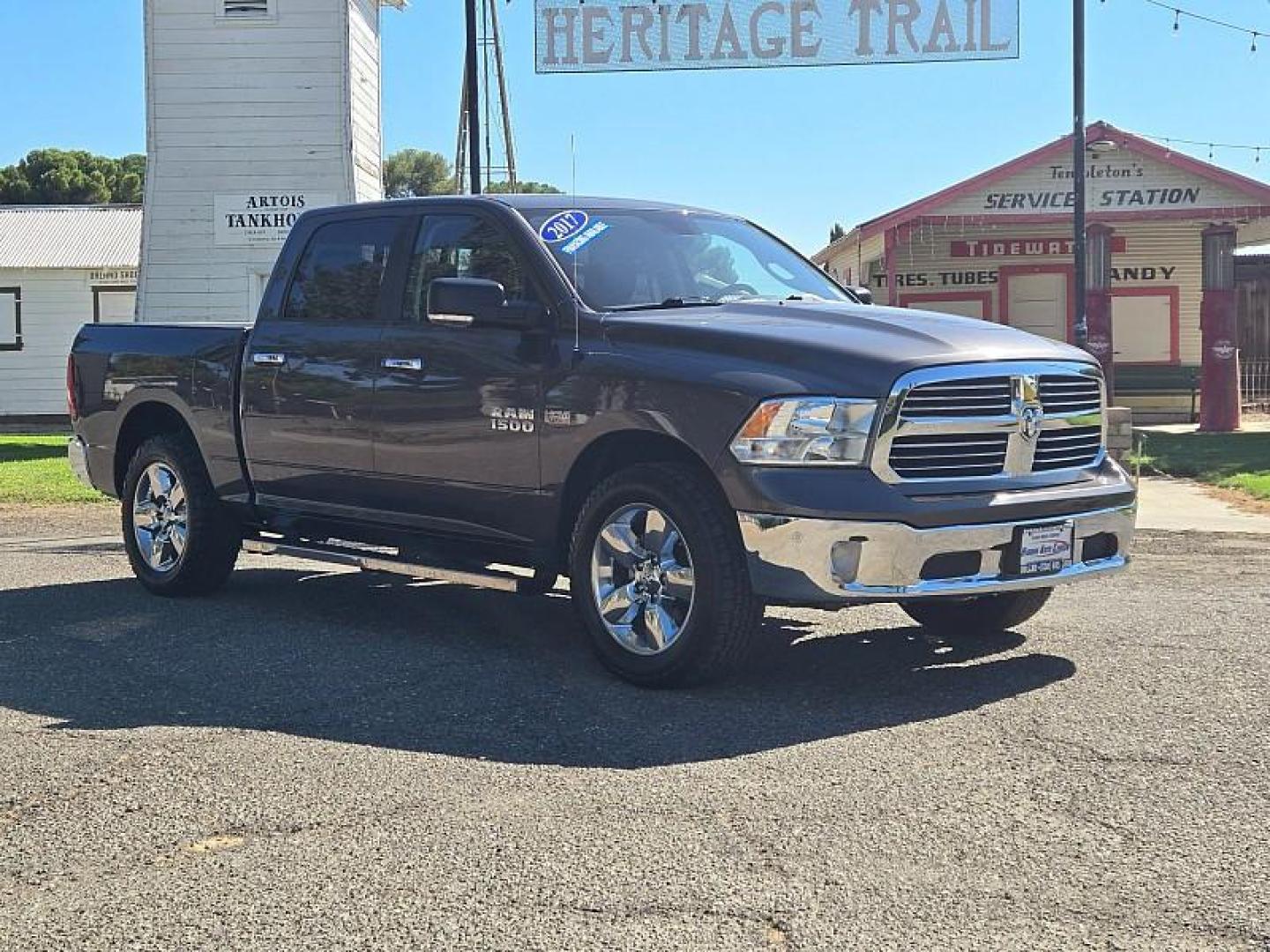 2017 GRAY Ram 1500 4WD (1C6RR7LT3HS) with an V8 HEMI 5.7 Liter engine, Automatic 8-Spd transmission, located at 246 E Walker St., Orland, 95963, (530) 865-5800, 39.747589, -122.178398 - Photo#2