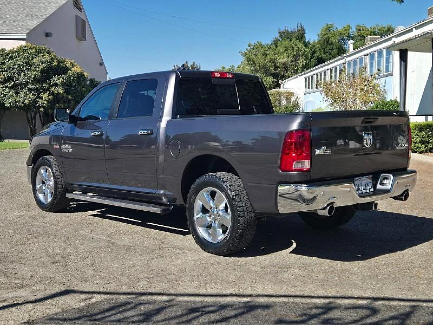 2017 GRAY Ram 1500 4WD (1C6RR7LT3HS) with an V8 HEMI 5.7 Liter engine, Automatic 8-Spd transmission, located at 246 E Walker St., Orland, 95963, (530) 865-5800, 39.747589, -122.178398 - Photo#6