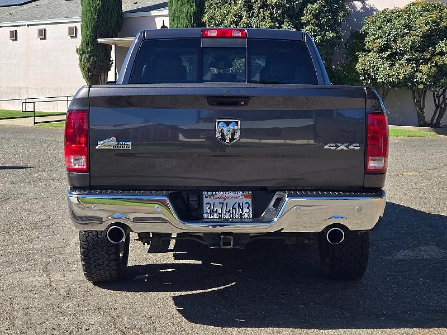 2017 GRAY Ram 1500 4WD (1C6RR7LT3HS) with an V8 HEMI 5.7 Liter engine, Automatic 8-Spd transmission, located at 246 E Walker St., Orland, 95963, (530) 865-5800, 39.747589, -122.178398 - Photo#7