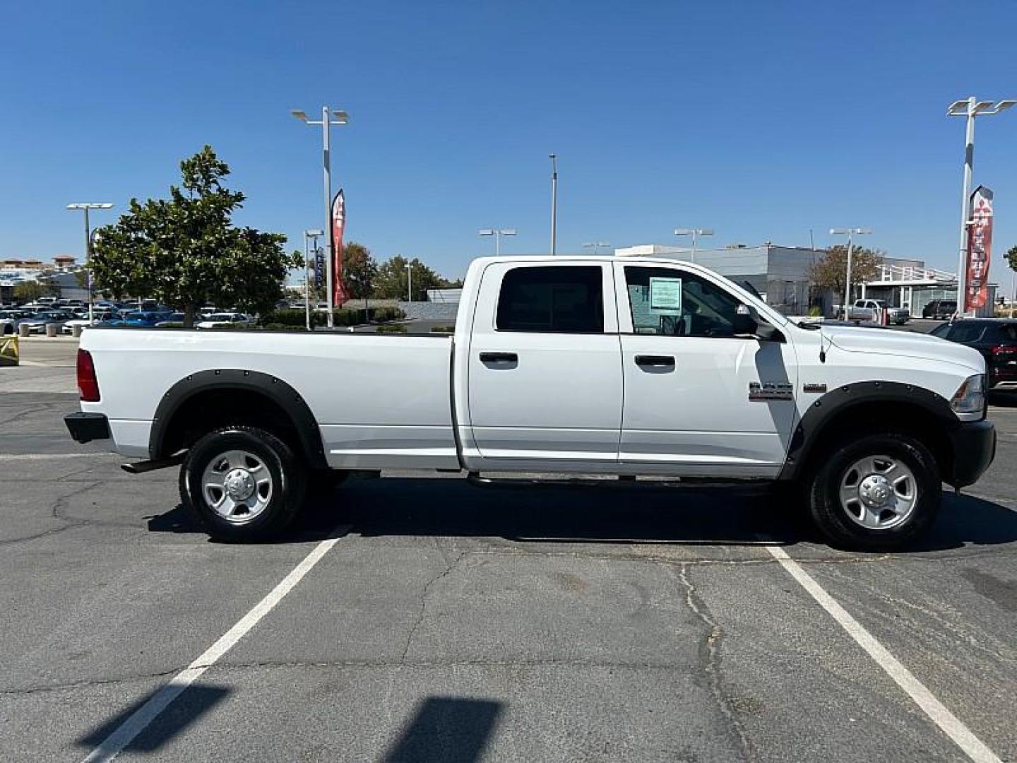 2017 WHITE Ram 2500 4WD (3C6TR5HT1HG) with an 8-Cyl 5.7 Liter engine, Automatic transmission, located at 412 Auto Vista Drive, Palmdale, 93551, (661) 945-0620, 34.592636, -118.136681 - Photo#7