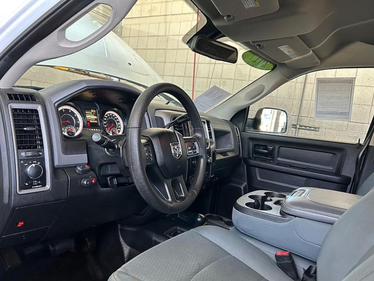 2017 WHITE Ram 2500 4WD (3C6TR5HT1HG) with an 8-Cyl 5.7 Liter engine, Automatic transmission, located at 412 Auto Vista Drive, Palmdale, 93551, (661) 945-0620, 34.592636, -118.136681 - Photo#17